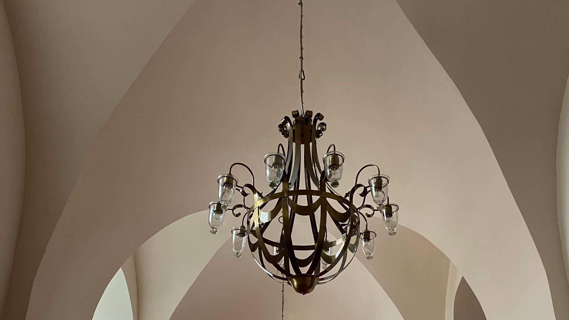 7. Lustre en pot d'échappement