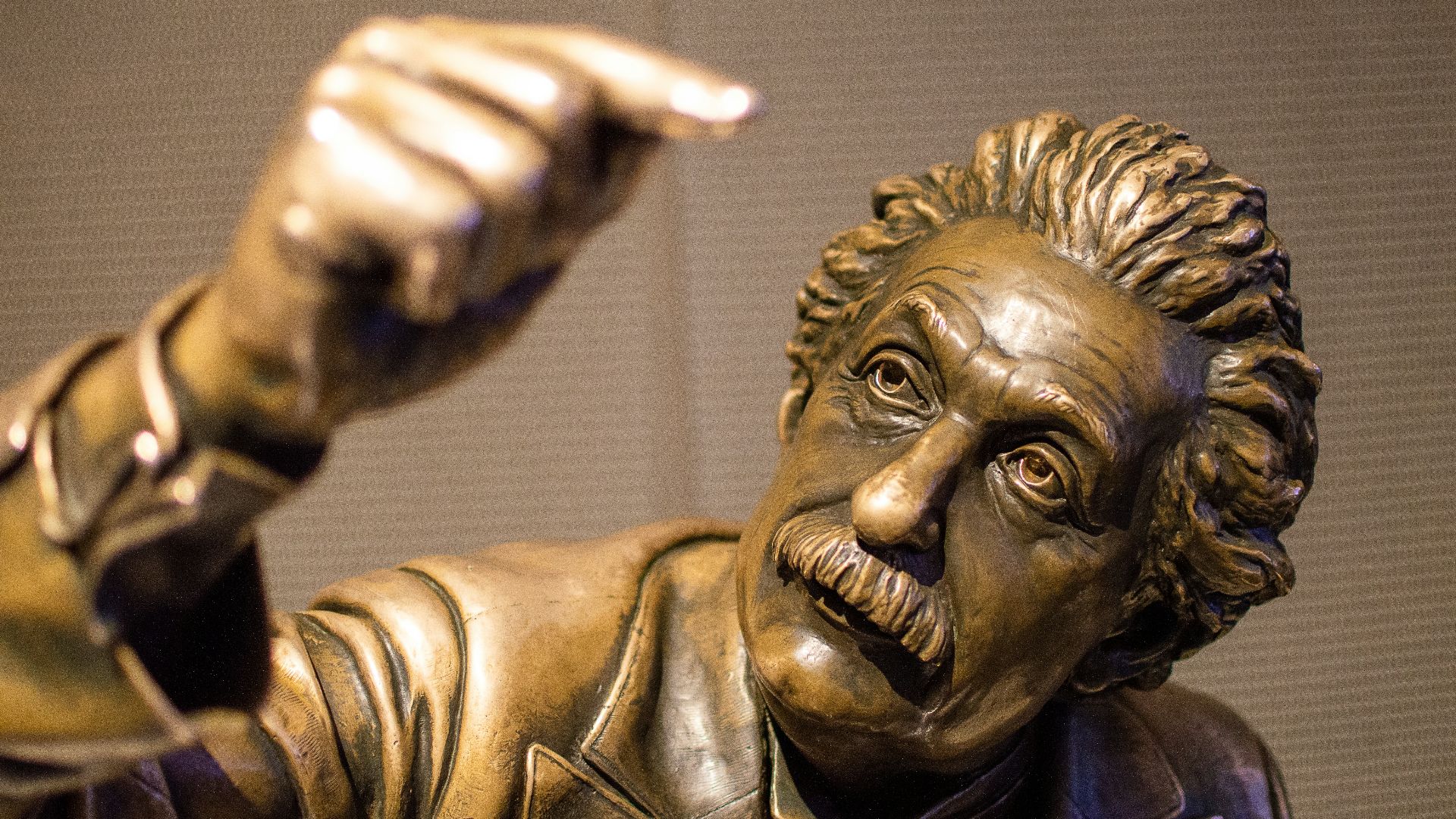 9. Einstein n'a pas échoué en mathématiques