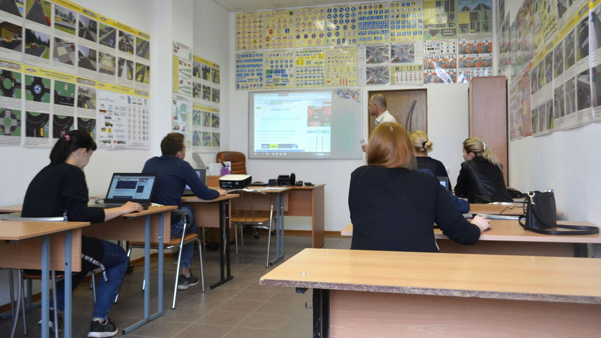 16. Suivez des cours de formation parentale approfondis