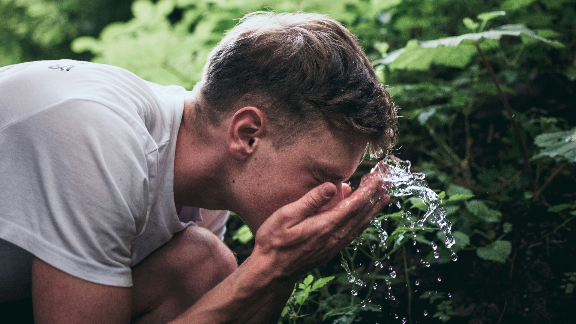 9. Aspergez-vous d'eau froide