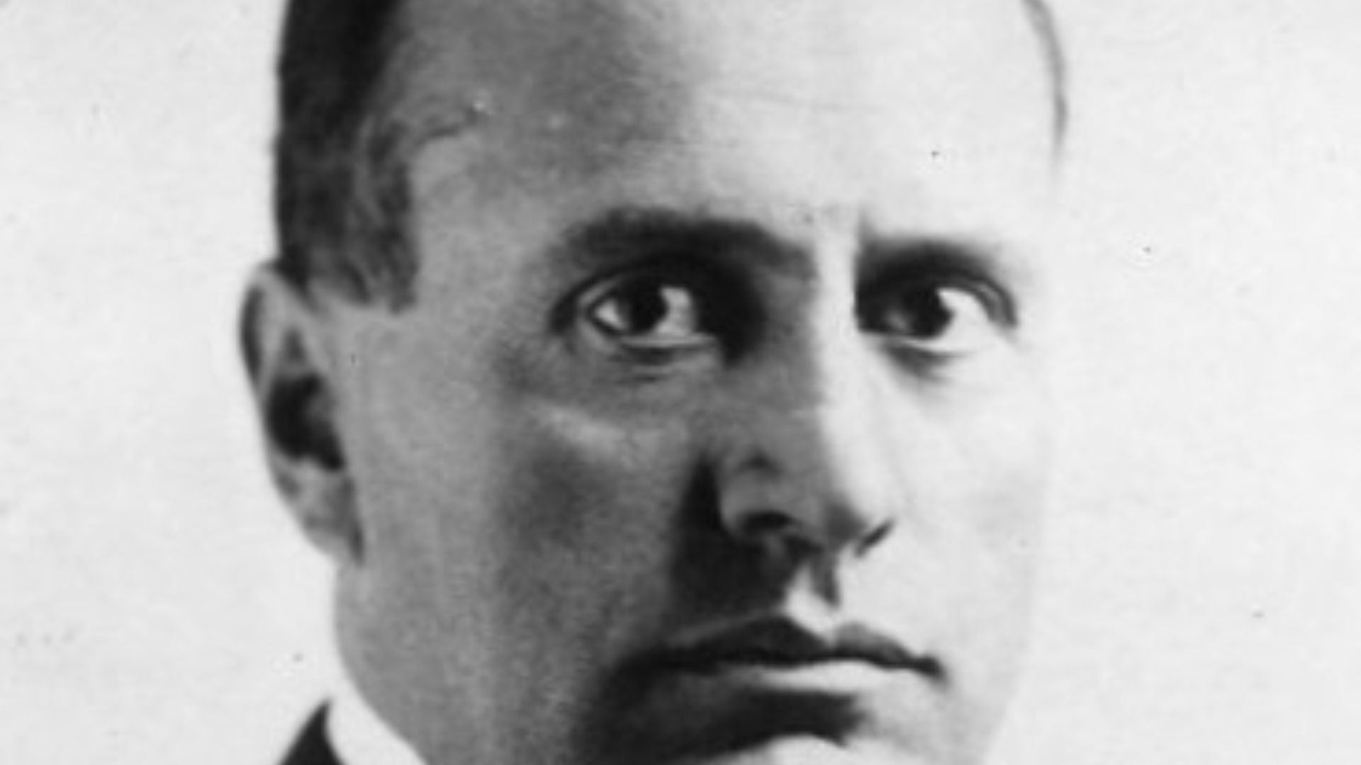 15. Mussolini est renversé par son propre gouvernement
