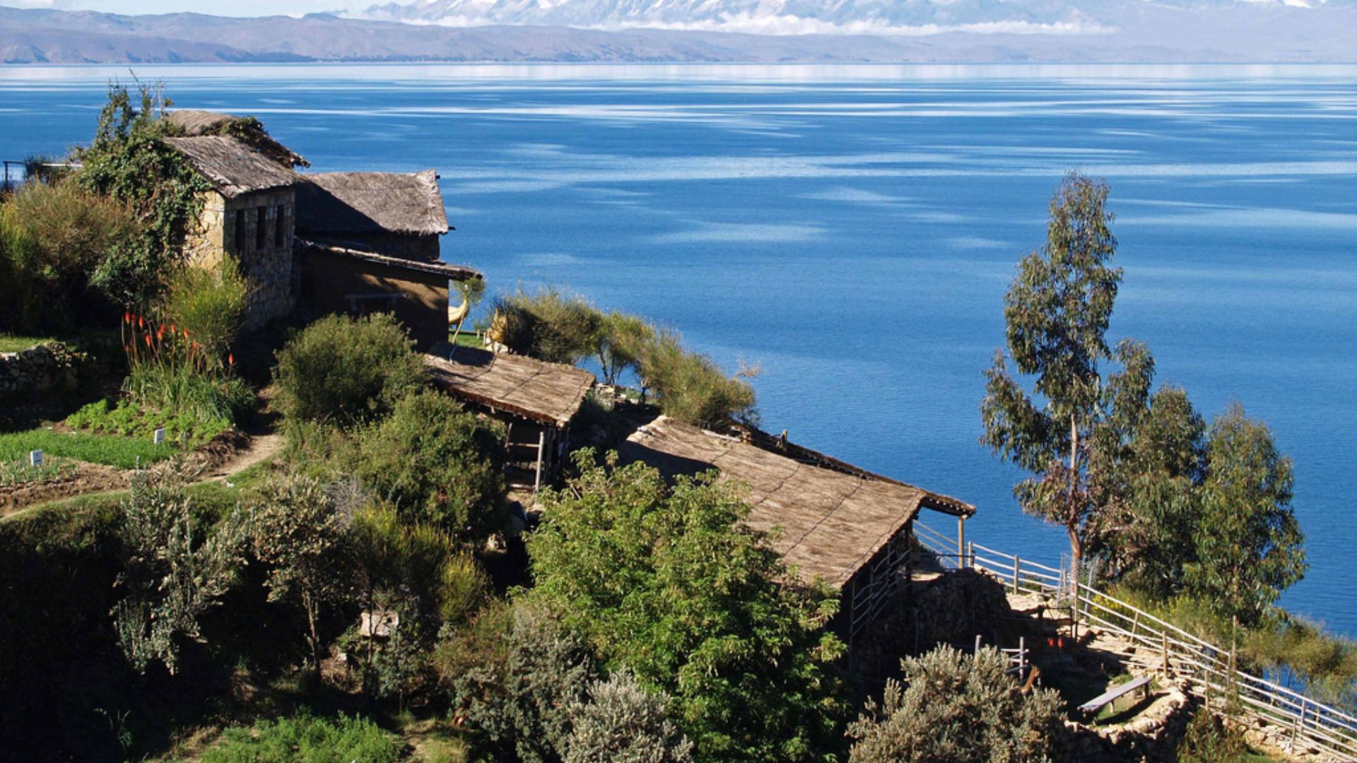 7. Les ruines du temple sous-marin du lac Titicaca