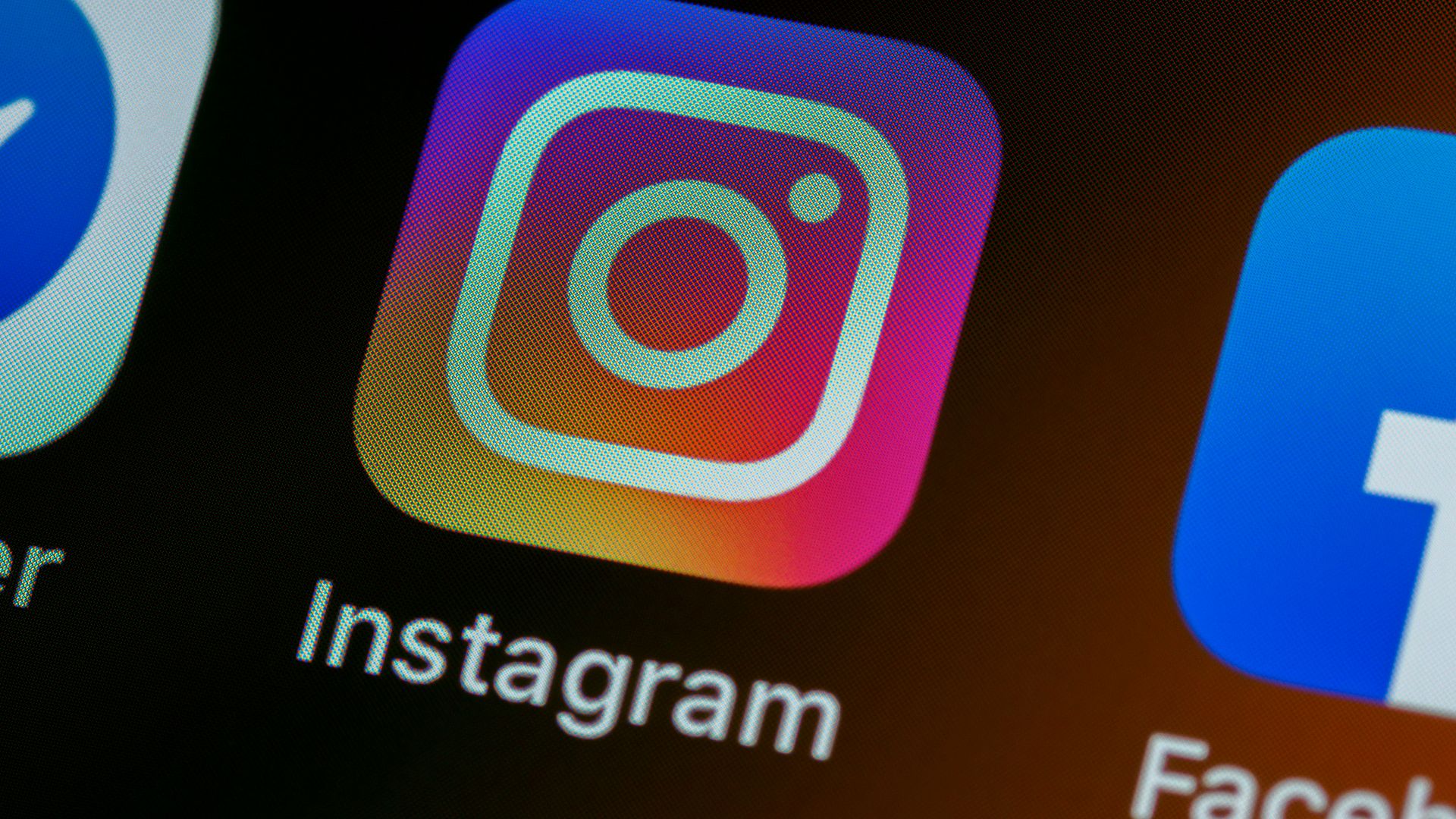 7. Une biographie qui n'est qu'un pseudo Instagram