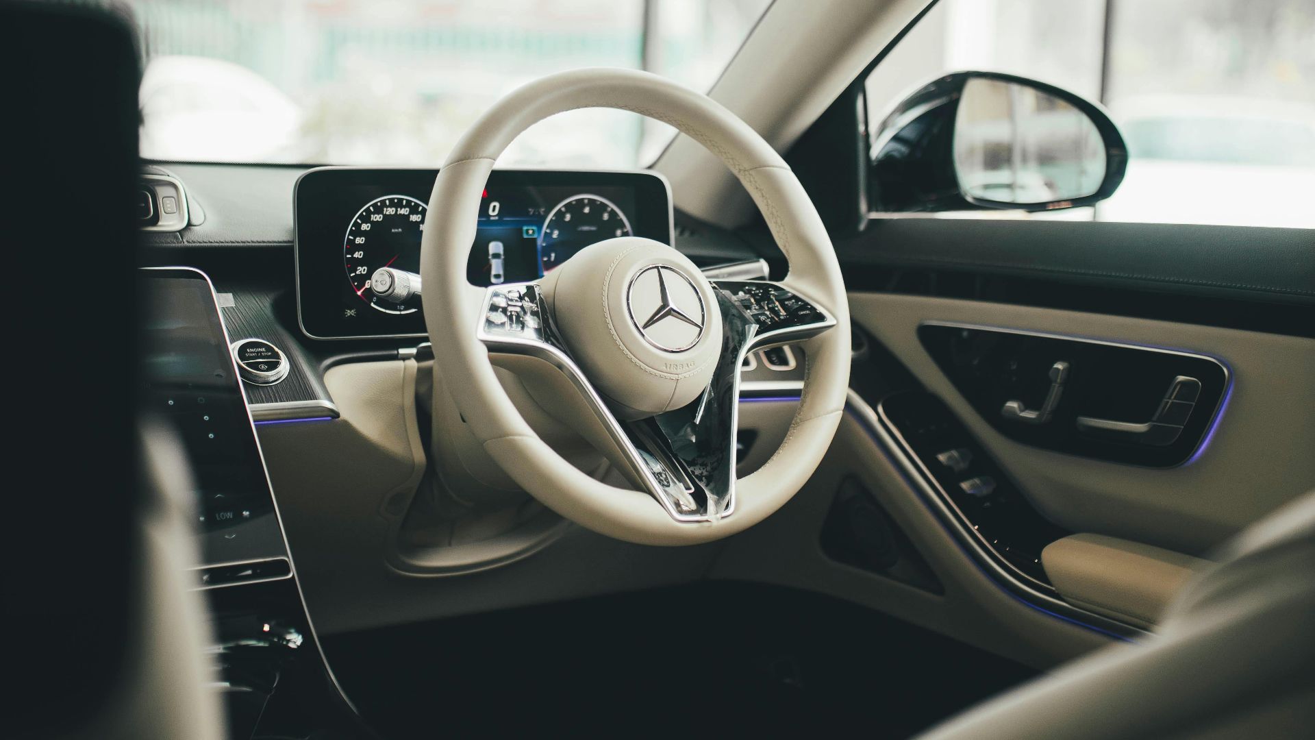 16. Habitacle d'une voiture neuve