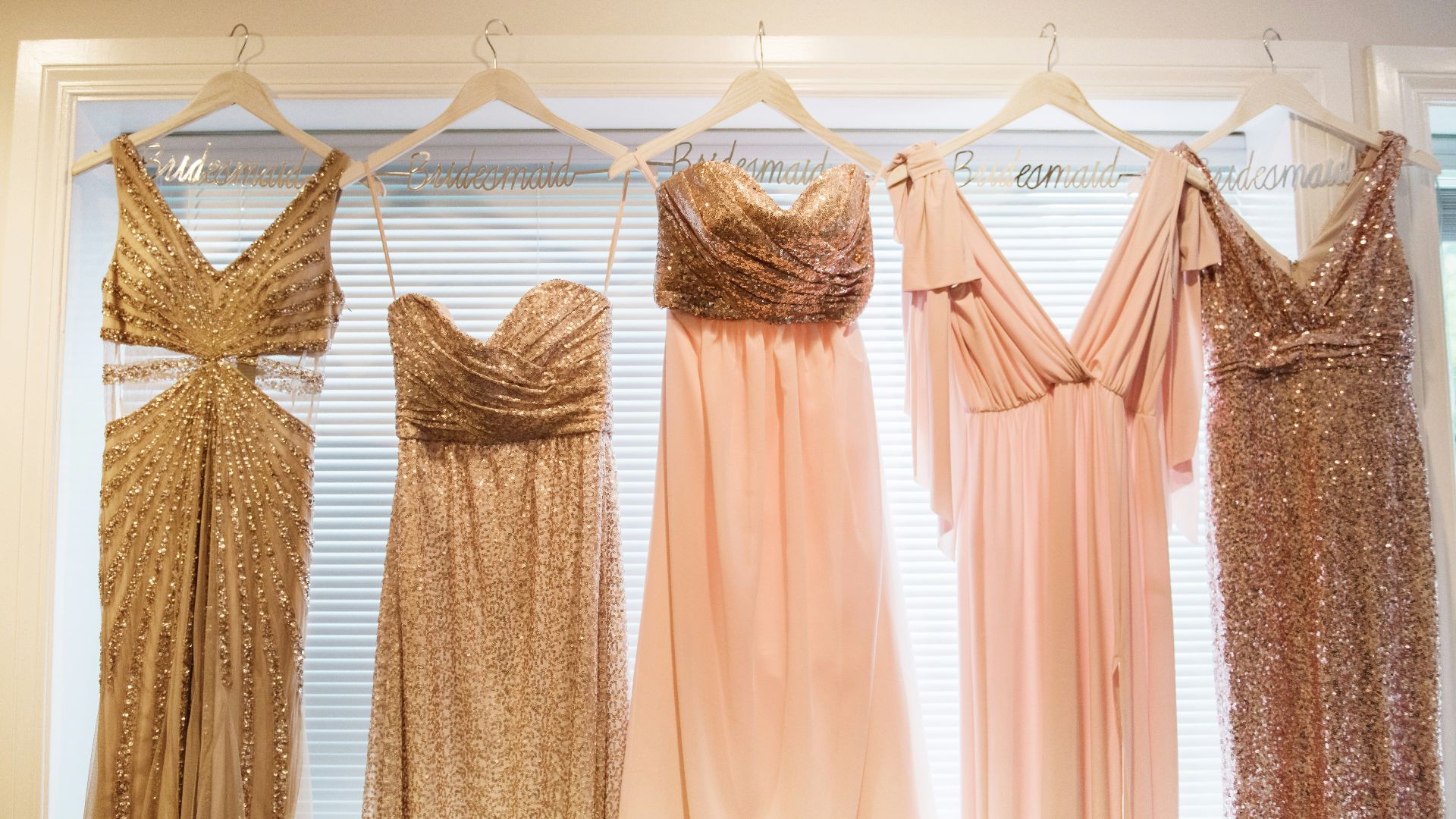 1. Elles ne peuvent pas remettre leur robe
