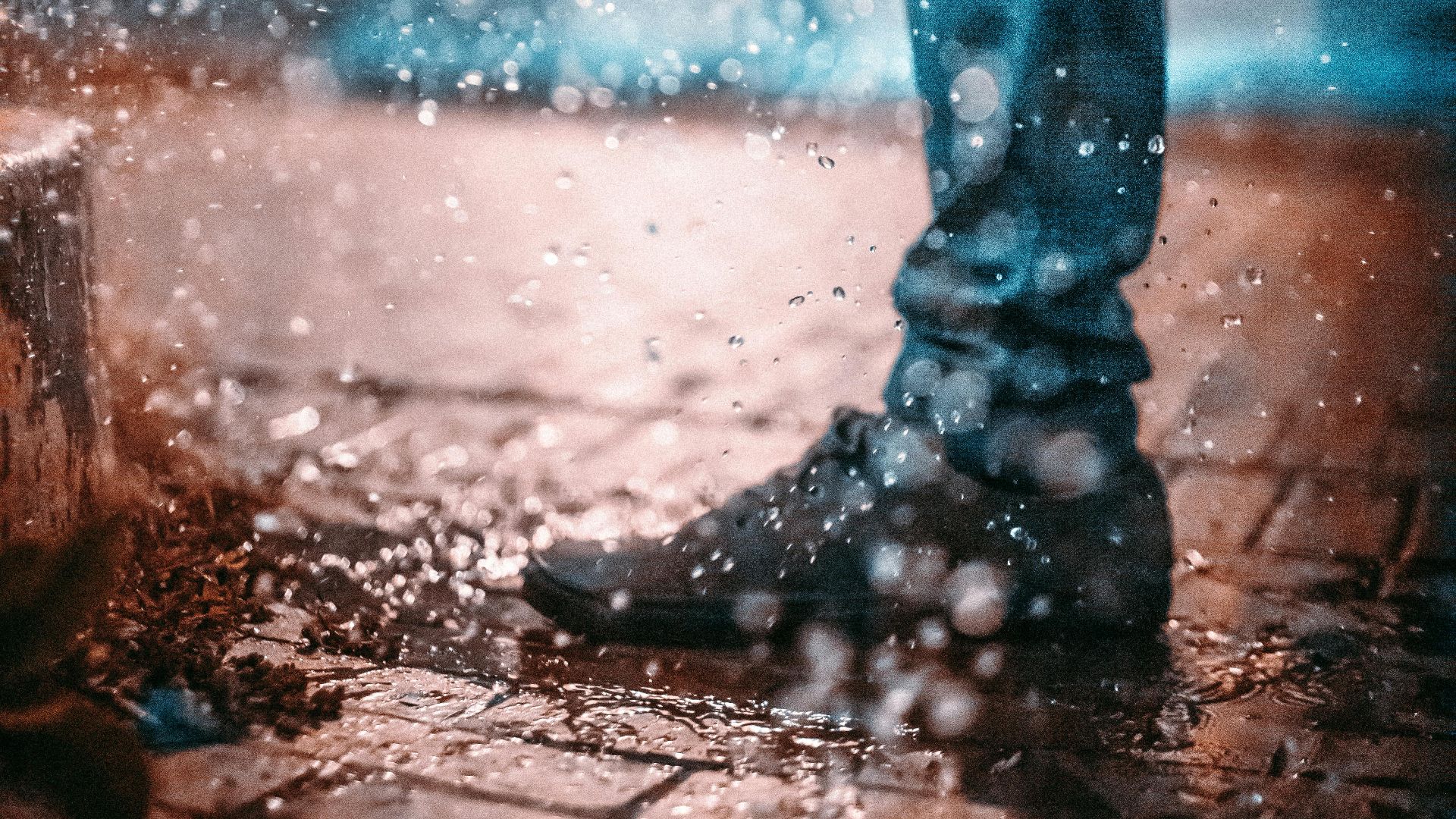 15. Portez des chaussures adaptées à la pluie