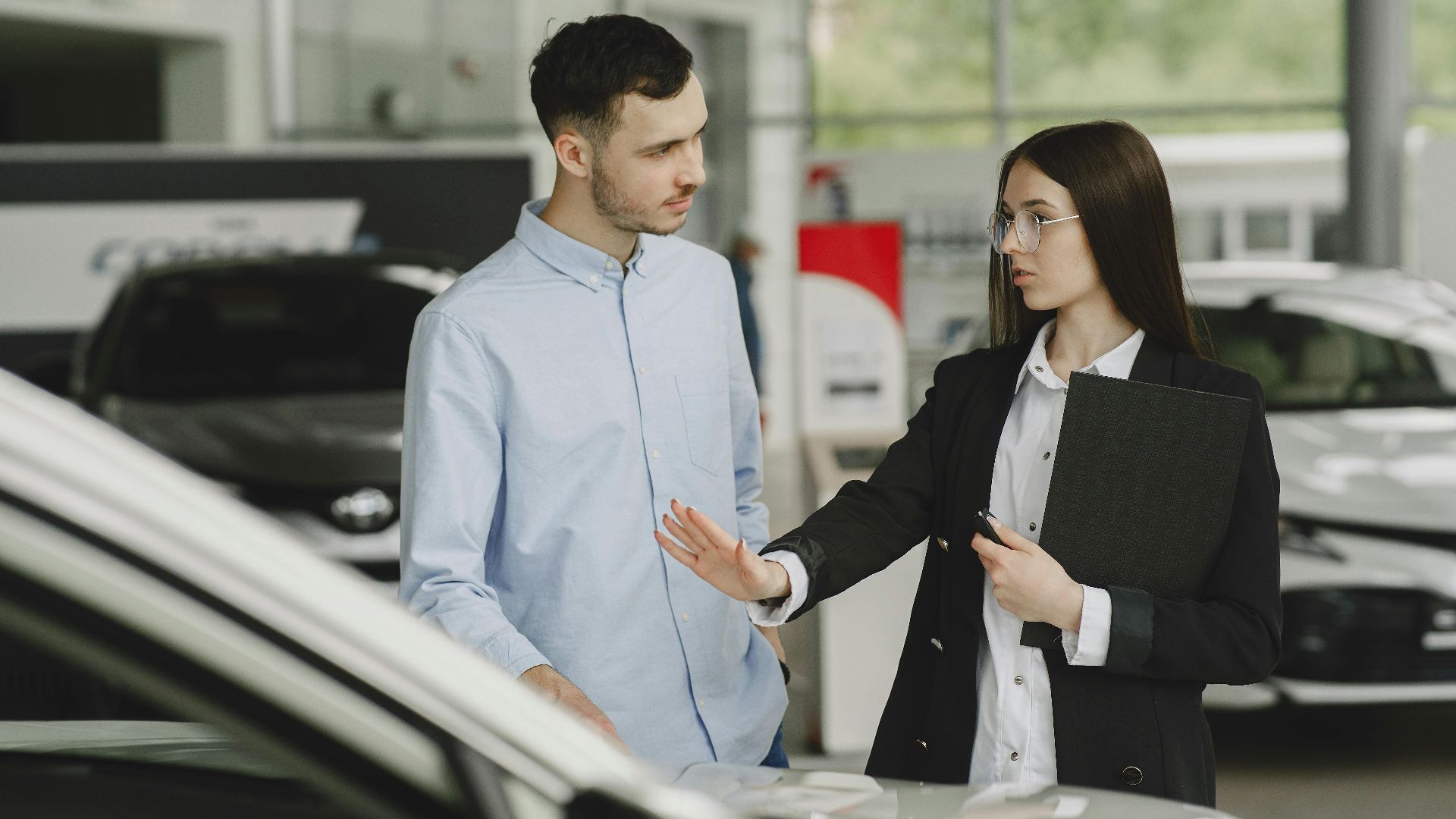 13. Si vous touchez la voiture ou si vous gardez vos distances
