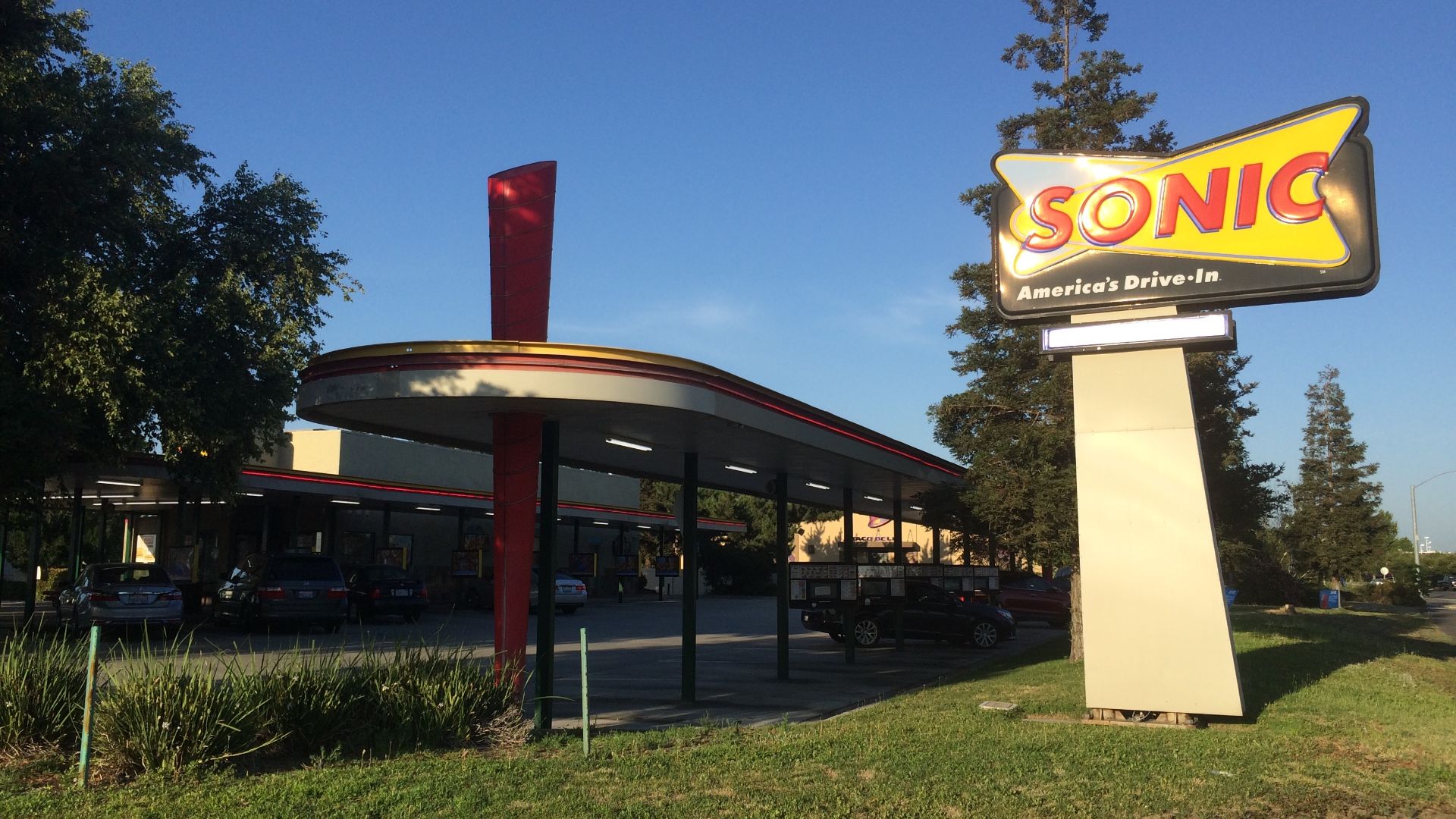 17. Grand milk-shake au chocolat Sonic