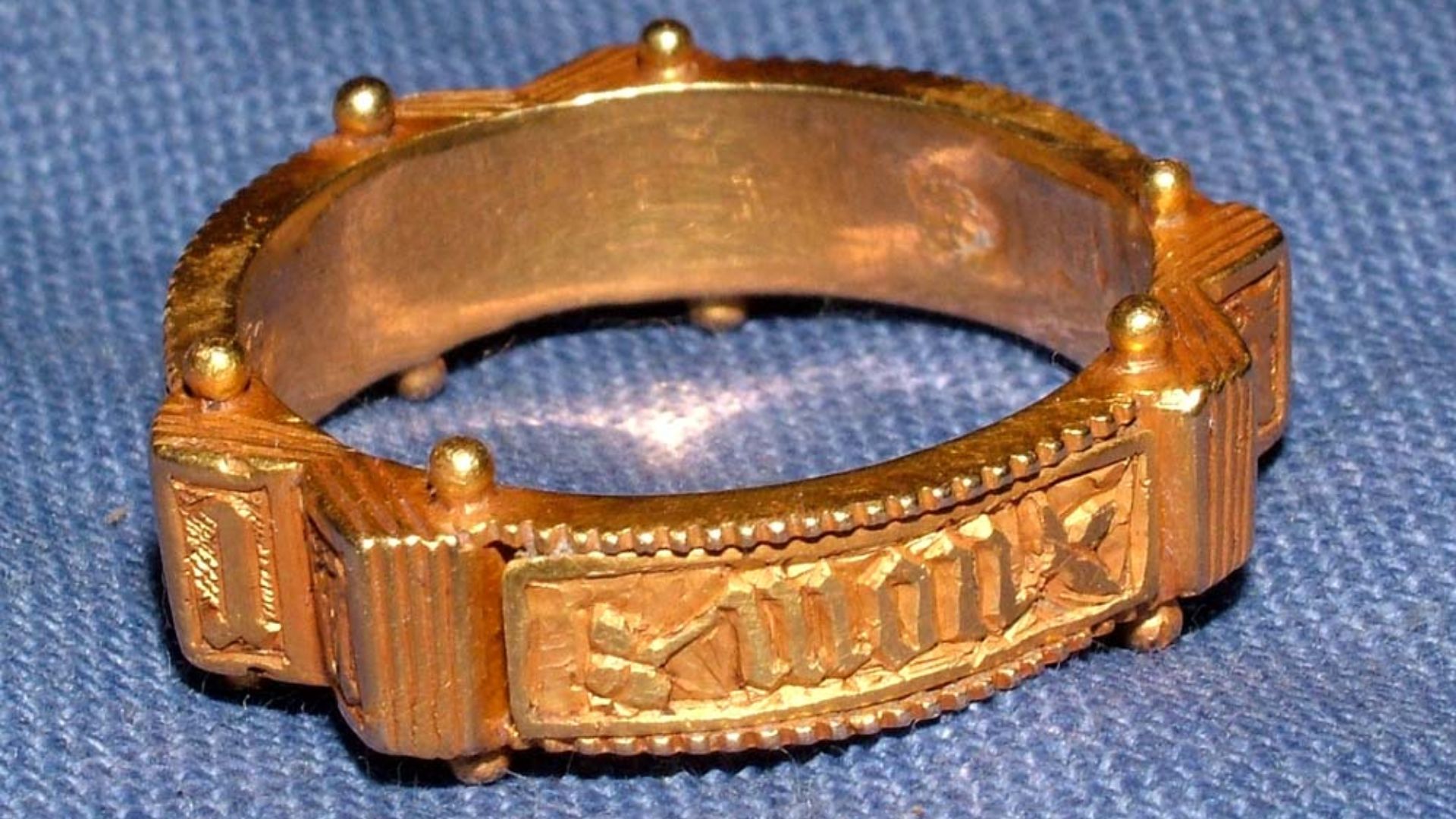 16. Bagues Posy et courts vers