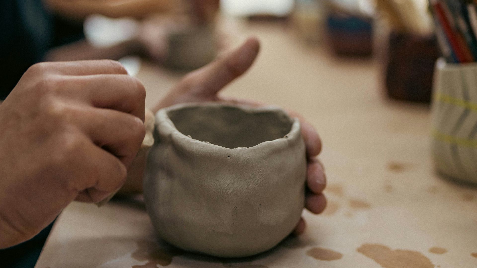 10. Suivez un cours de poterie