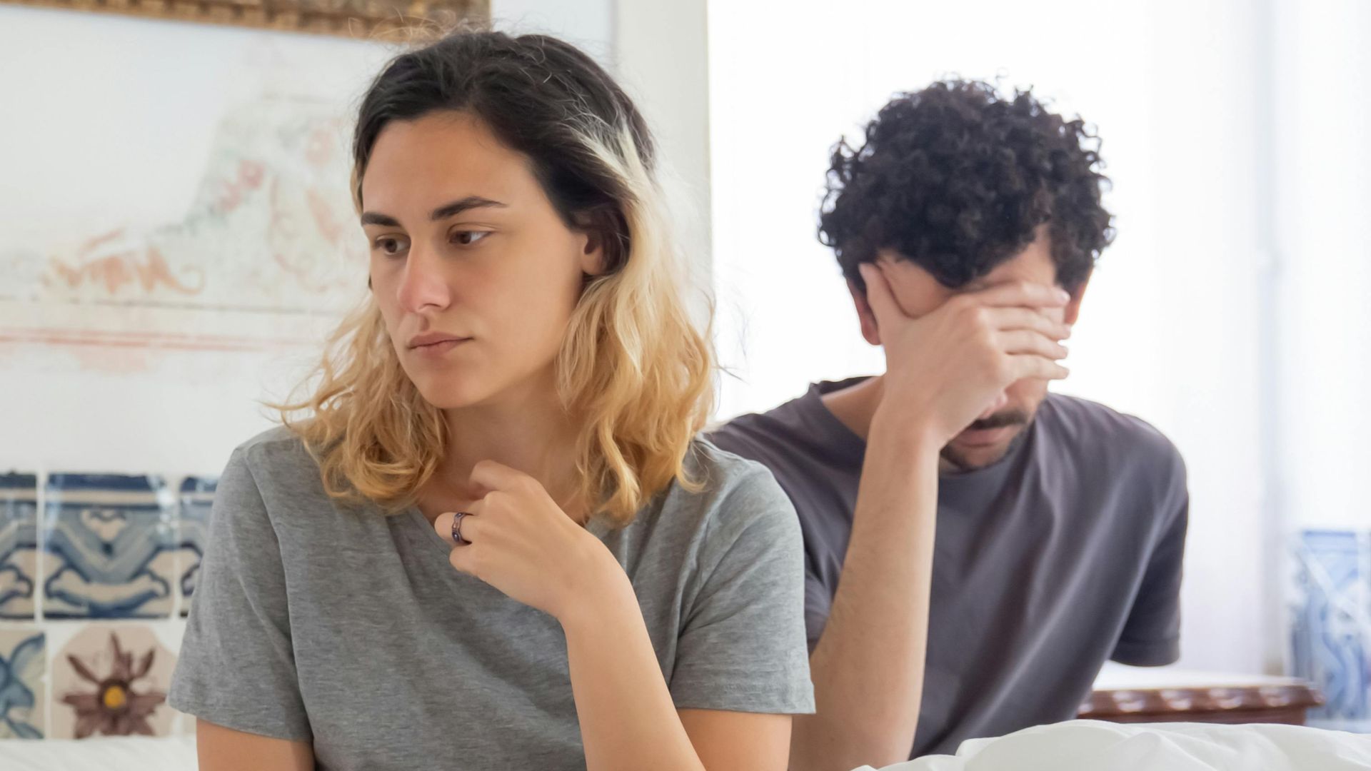 10 signes qui indiquent qu’il vous bombarde d’amour et 10 signes qui indiquent que ses sentiments sont sincères