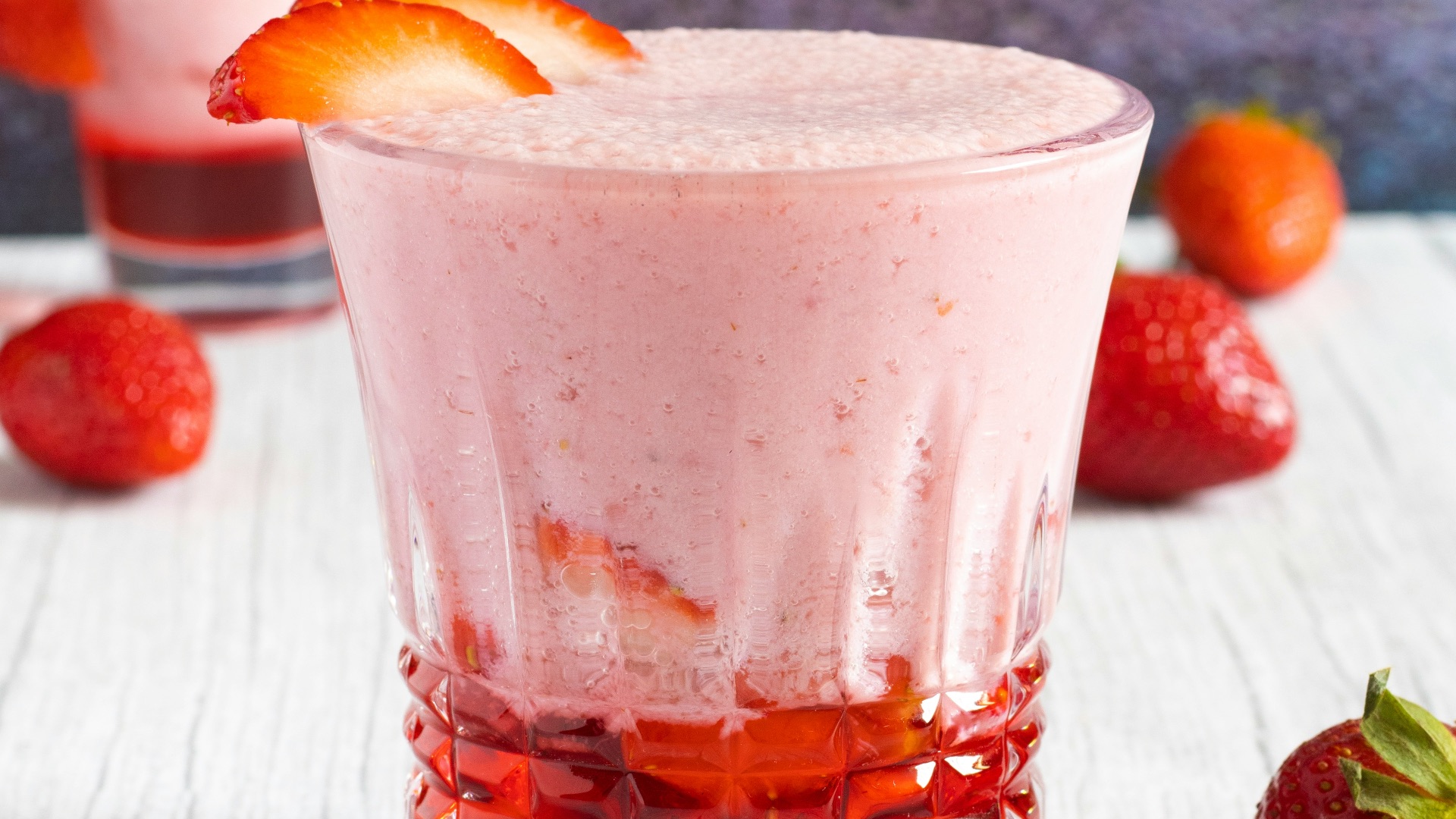 19. Milkshake à la fraise avec crème fouettée maison