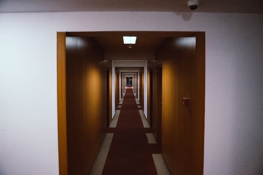 6. Lack of decoration