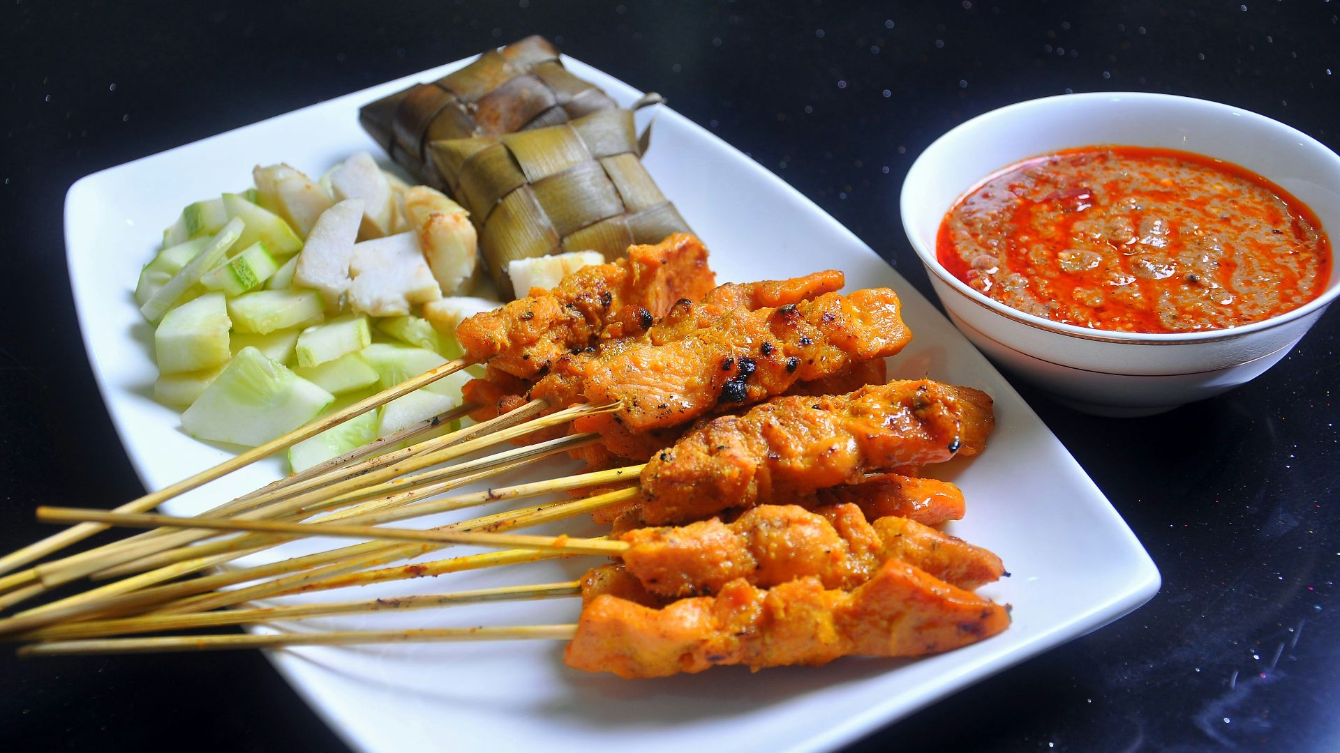13. Brochettes de poulet satay