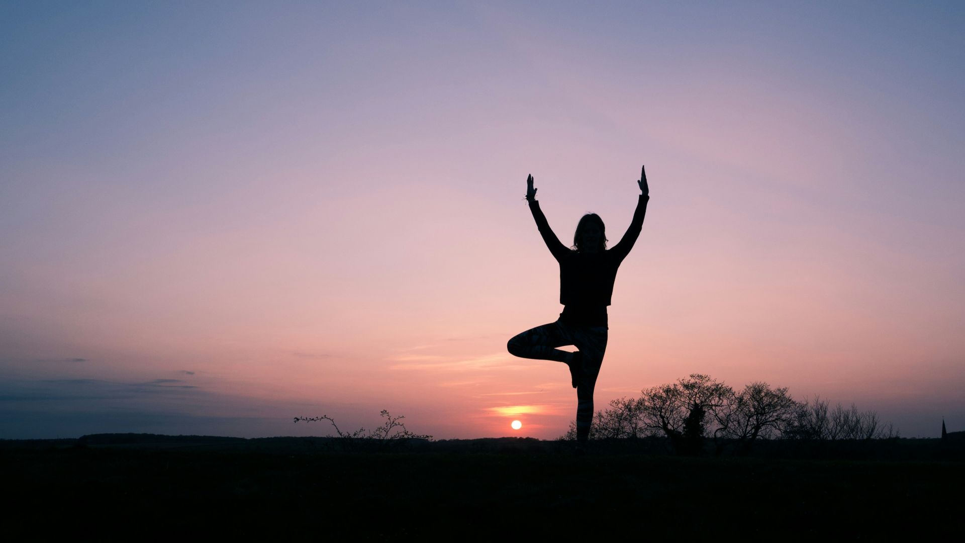 18. La posture de l'arbre pendant les hymnes