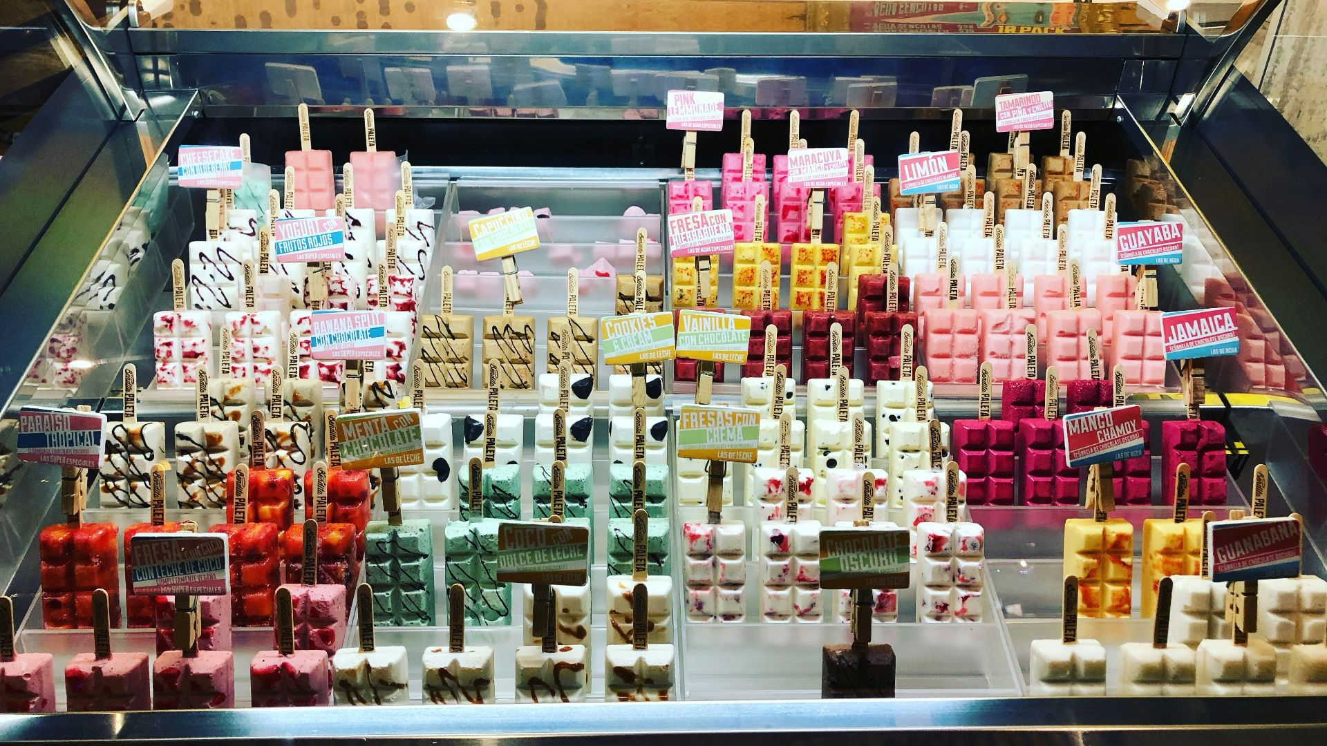 4. Coffrets de parfums de dernière minute en pharmacie
