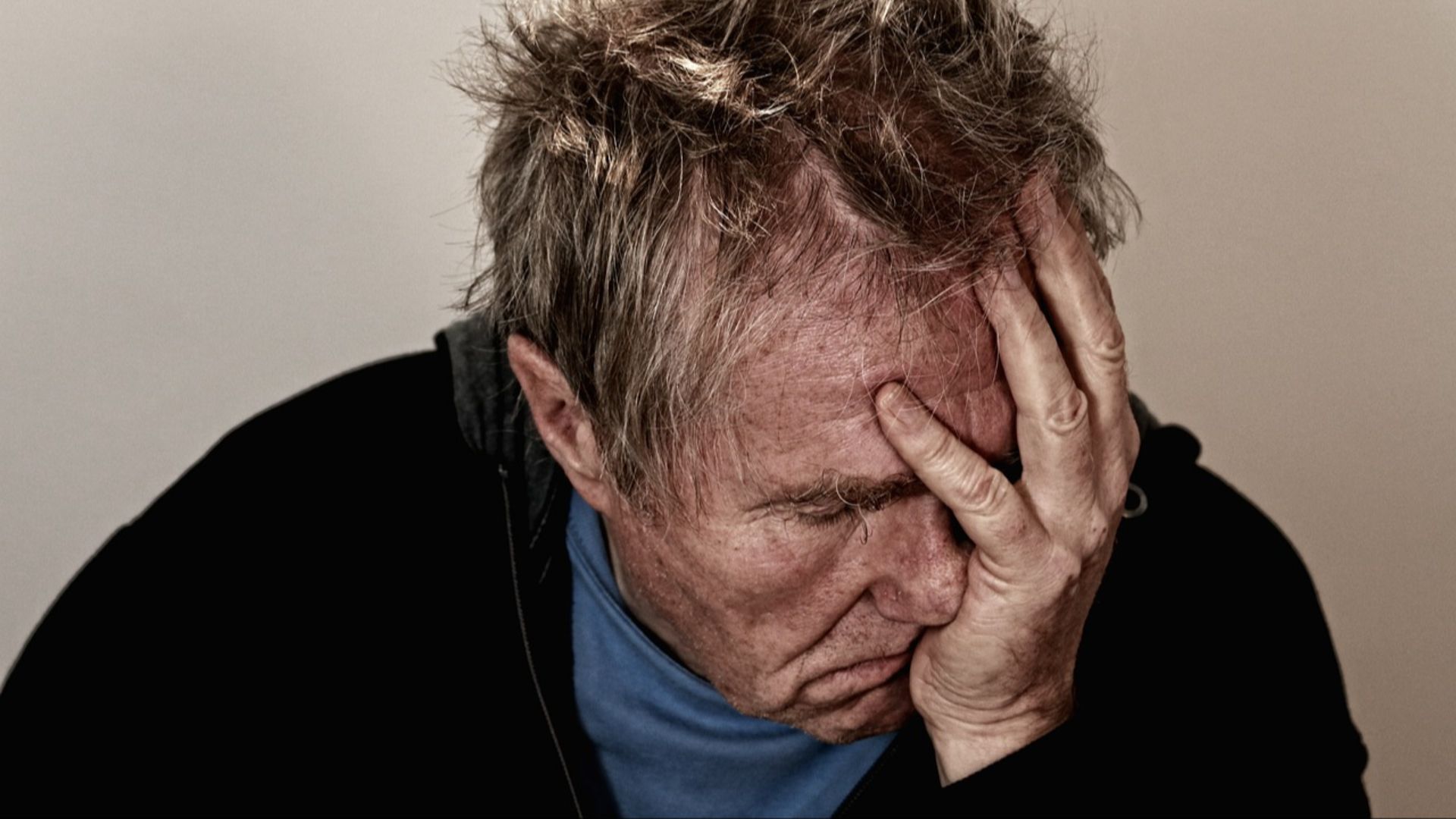 13. Suggérer qu'ils sont un fardeau en raison de leur santé ou de leur âge