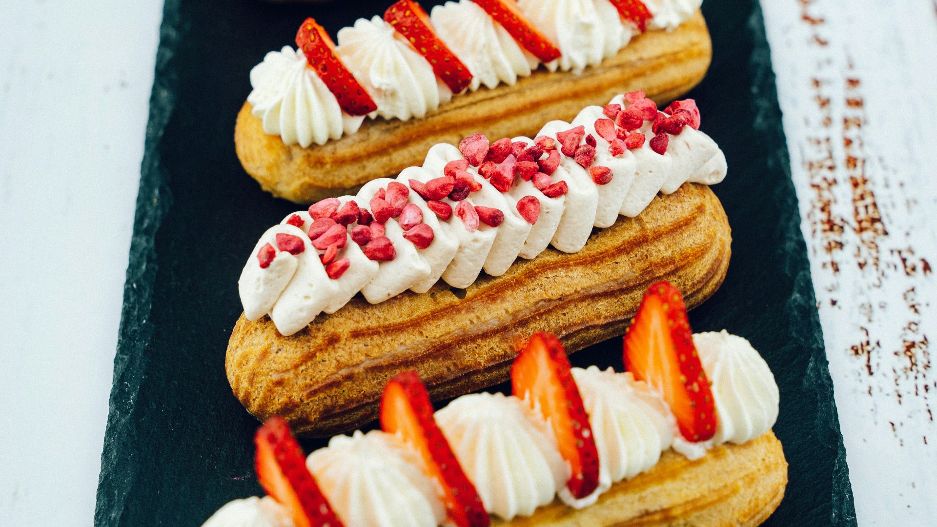 19. Éclairs en forme de cœur à la crème vanille