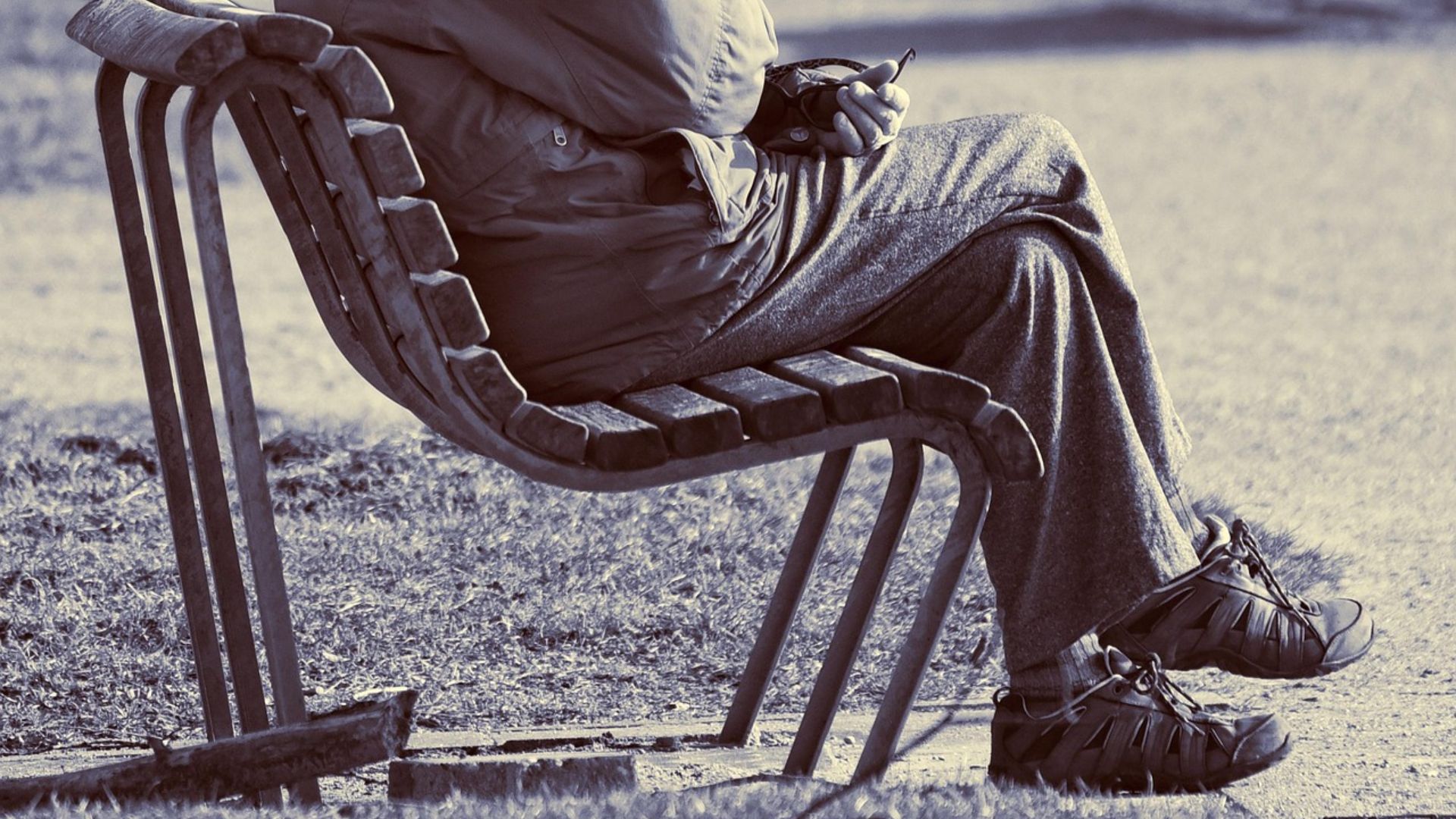 6. Croiser les jambes et laisser pendre les pieds