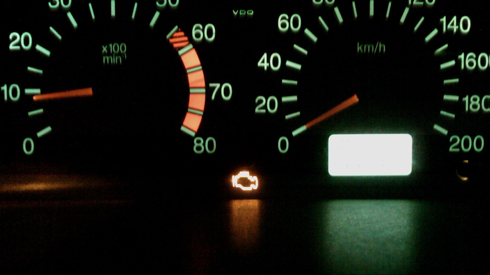 5. Témoin lumineux du moteur (clignotant)