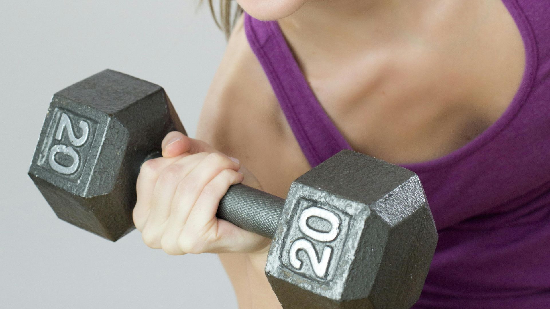 2. Faites de la musculation au moins deux fois par semaine.