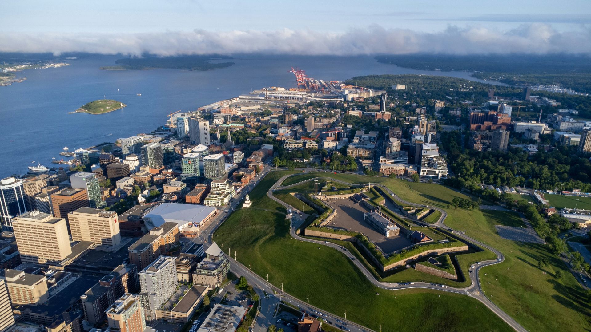 1. Citadelle d'Halifax et promenade Harbor Drive depuis Halifax