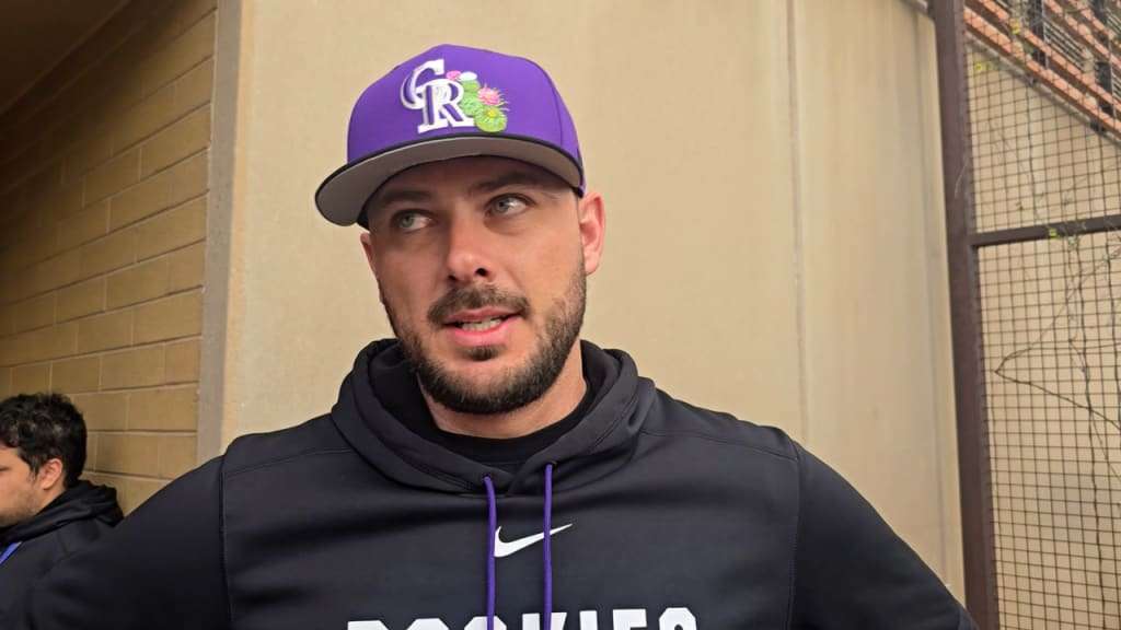 A wave of love for Kris Bryant, who suffers every day