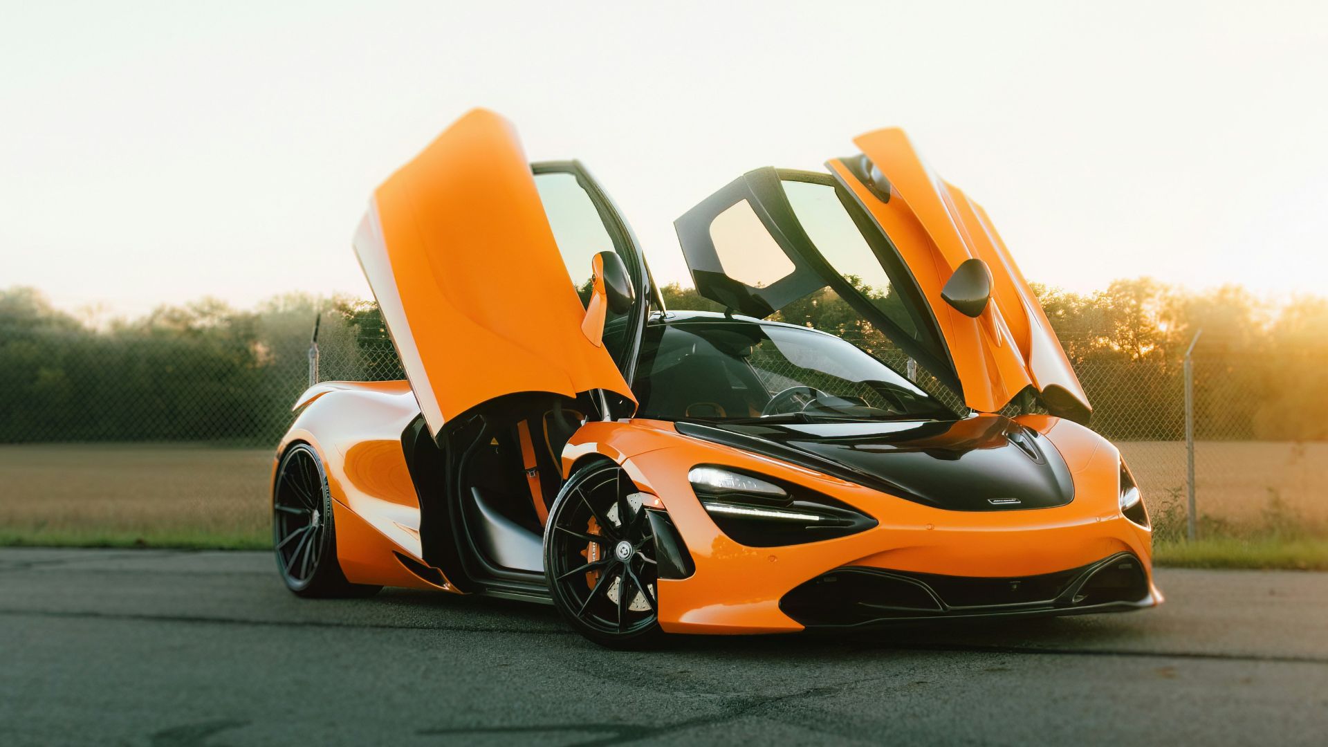 18. McLaren 720S