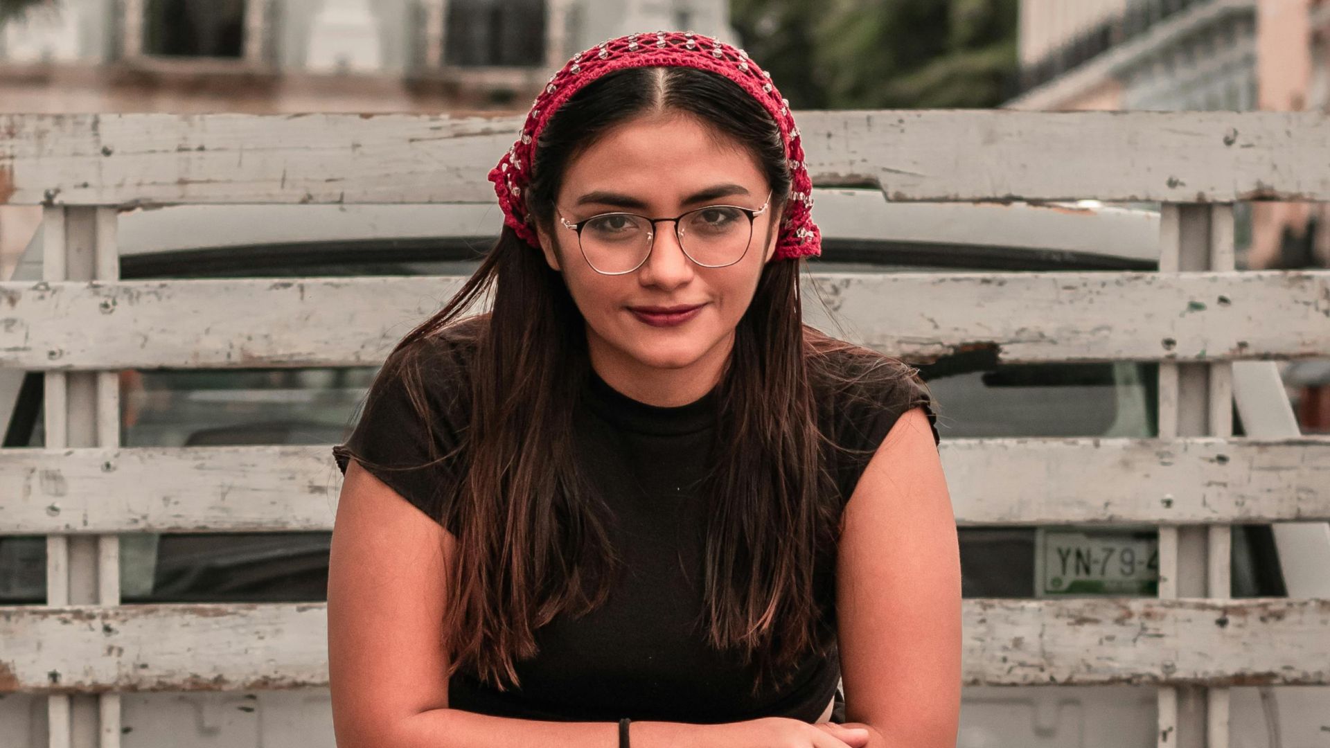 11. Bandeau avec longues tresses