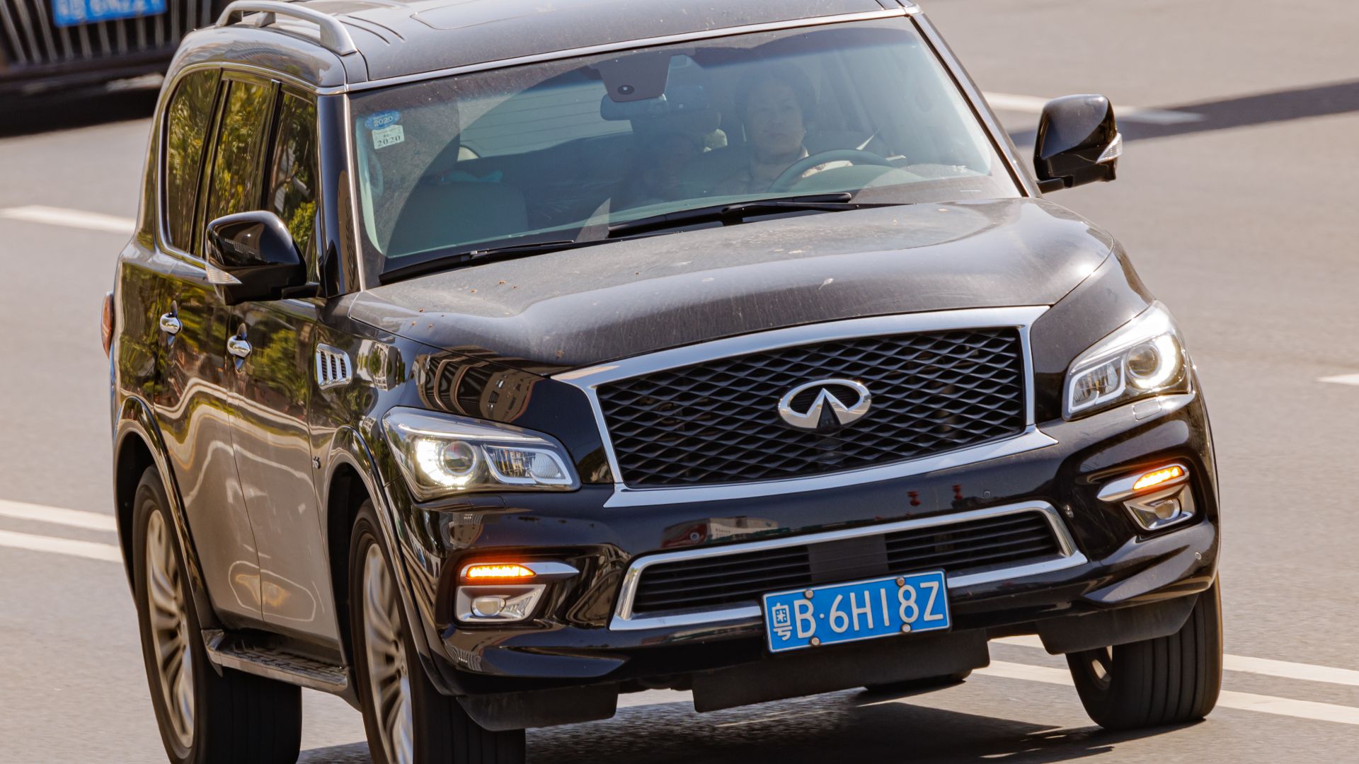 19. Infiniti QX80