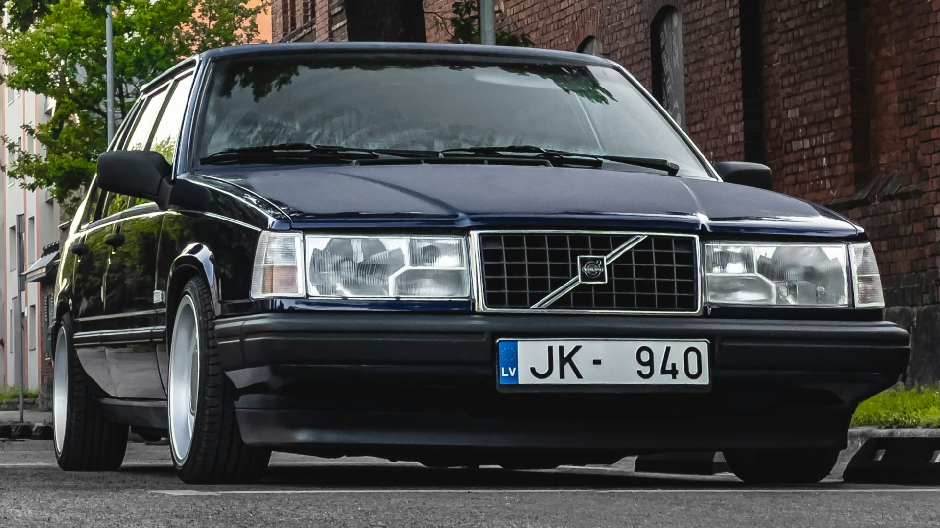 11. Volvo 940