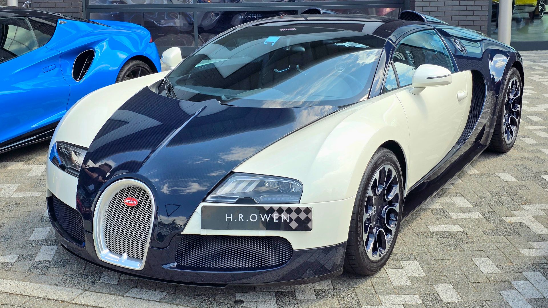 10. Bugatti Veyron / Chiron