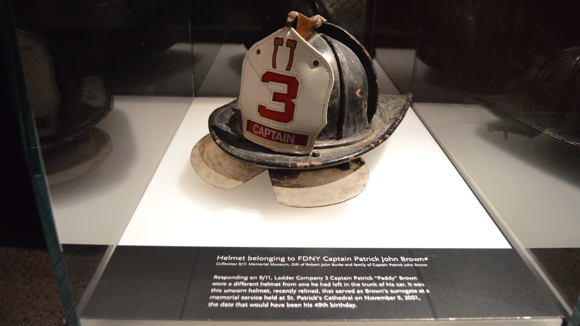 6. Casques de pompier du FDNY
