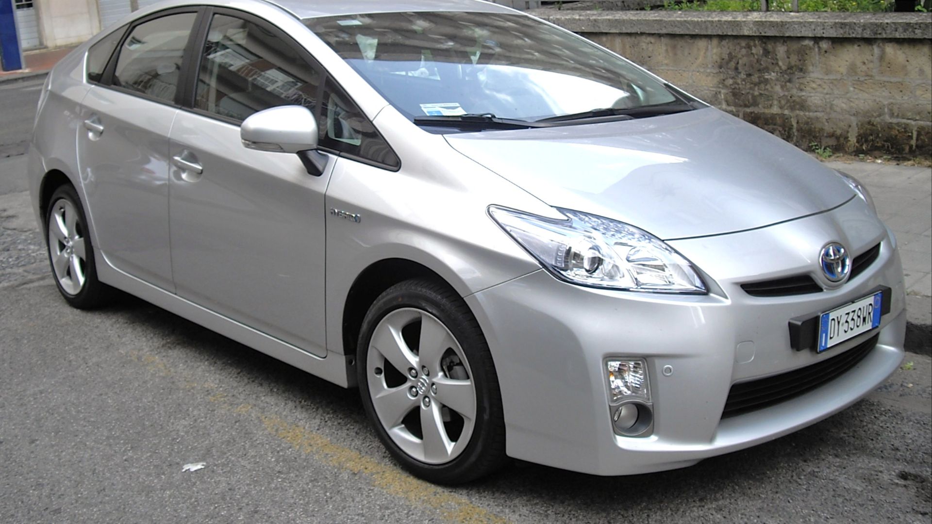 7. Toyota Prius (2010)