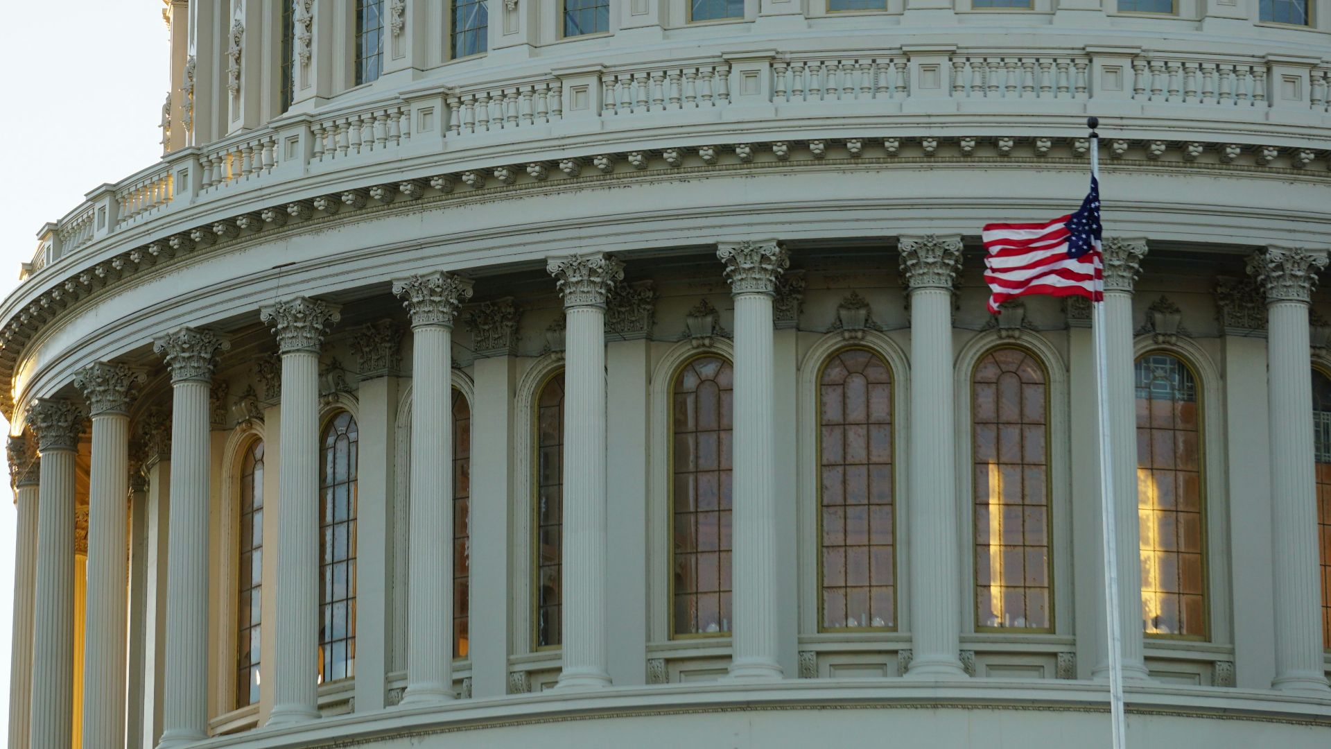 9. Il a témoigné devant le Congrès au sujet des conditions carcérales.