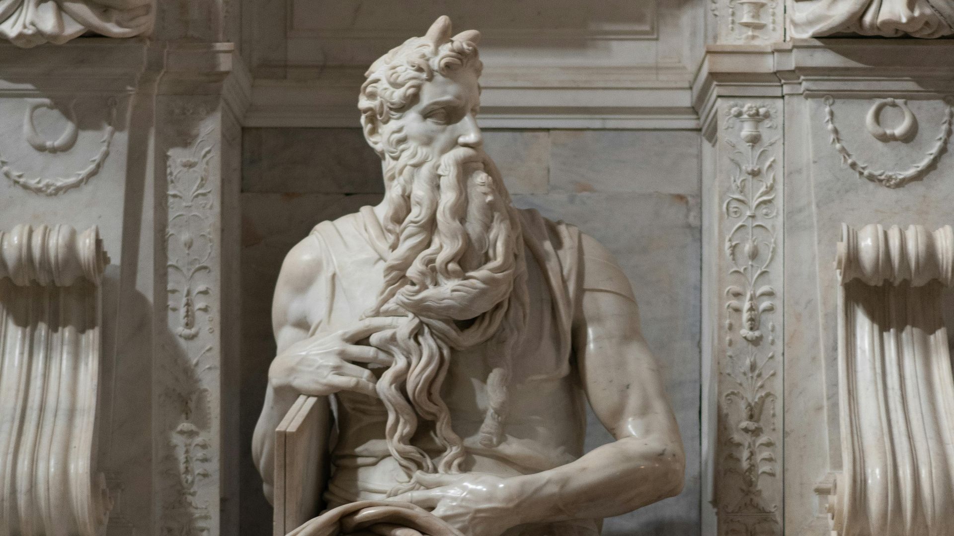 8. Moïse avec des cornes