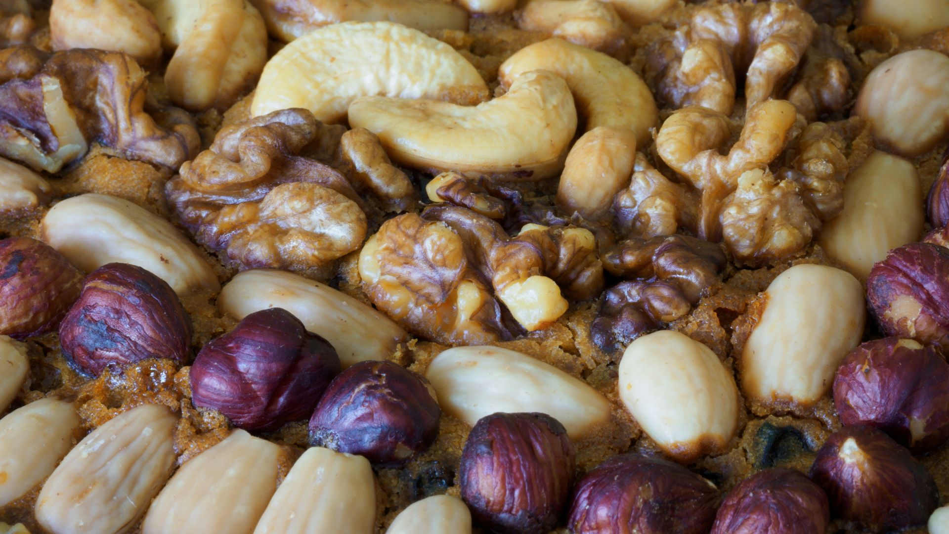 10 aliments de base que les gens conservent mal et 10 qui ne se périment pratiquement jamais