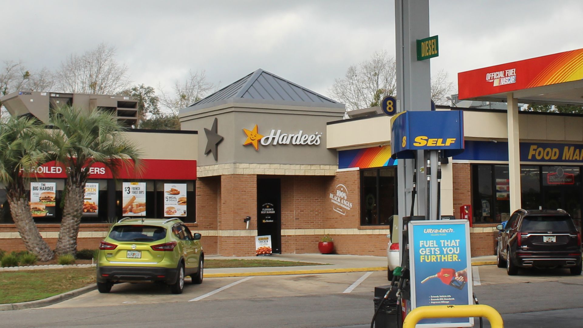 8. Café régulier Hardee's (petit) — 10 calories