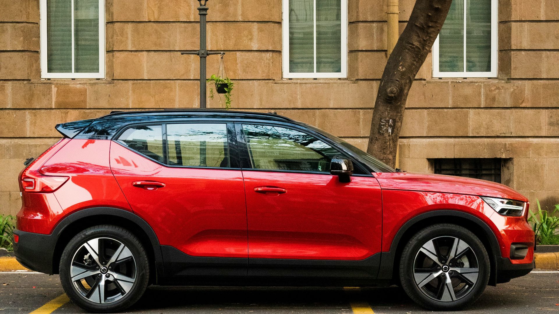 13. Volvo XC40