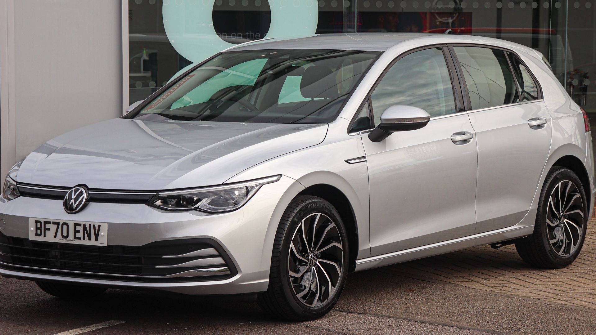 14. Volkswagen Golf : réputation de fiabilité, prix européens