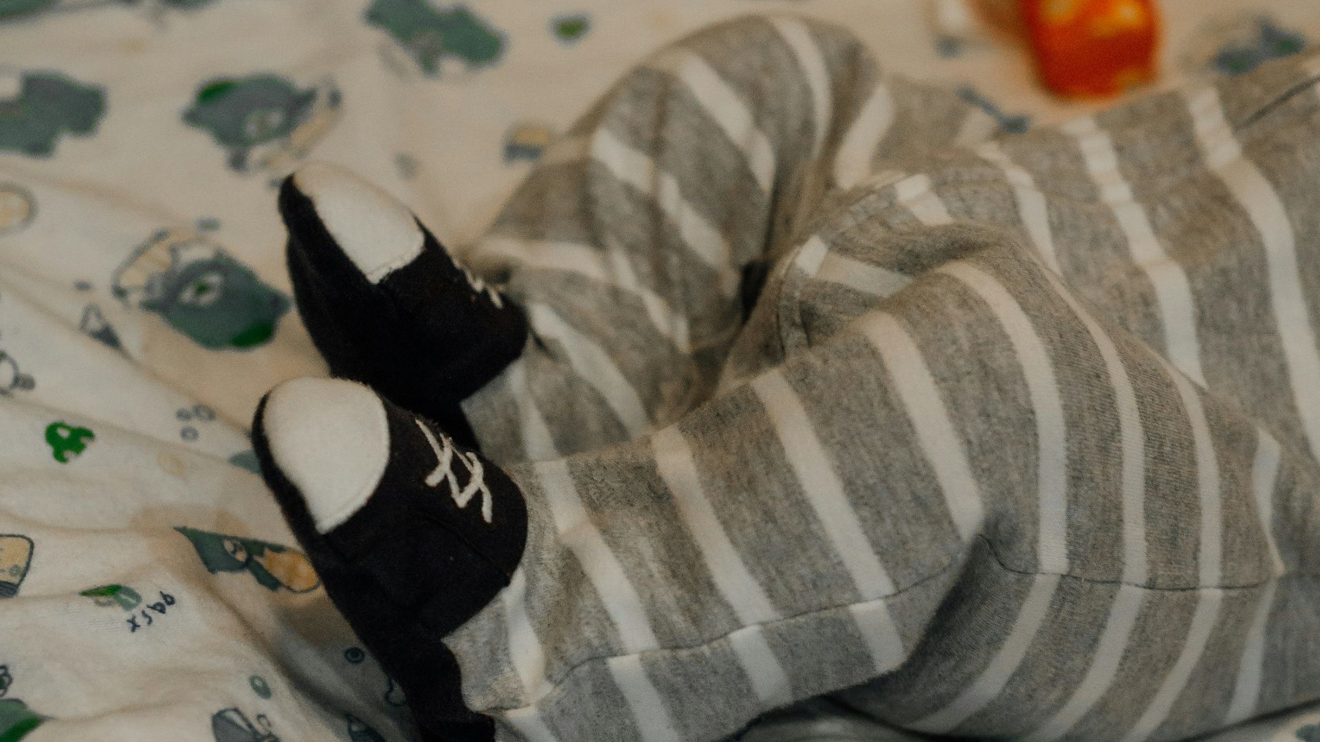 3. Pyjama à pied avec fermeture éclair double sens