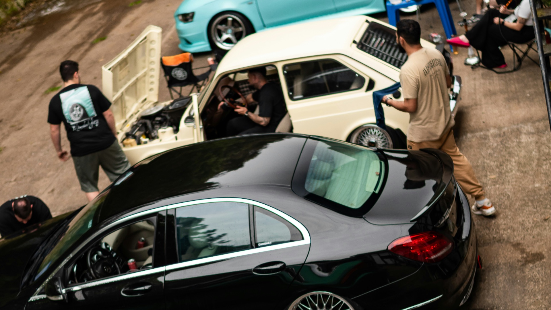 16. Clubs automobiles et rencontres