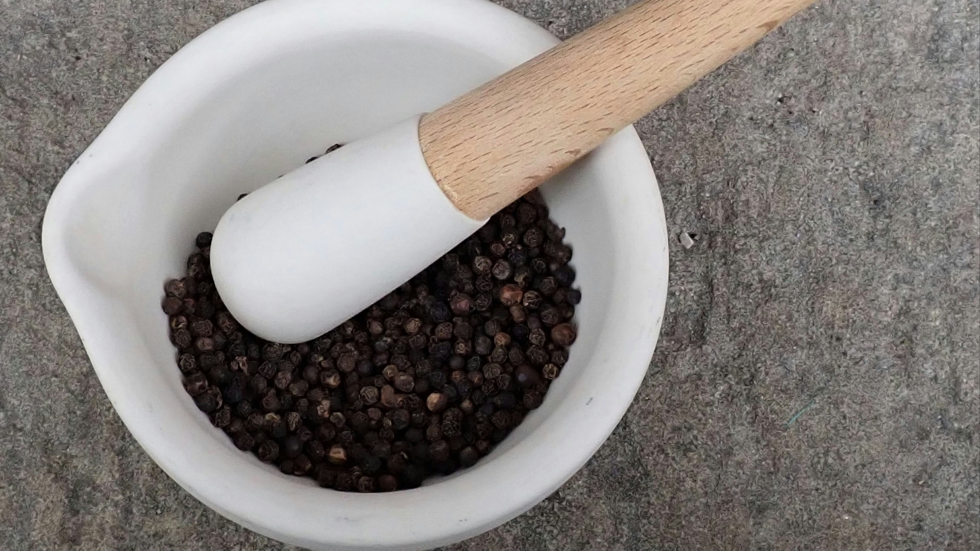 3. Grains de poivre noir