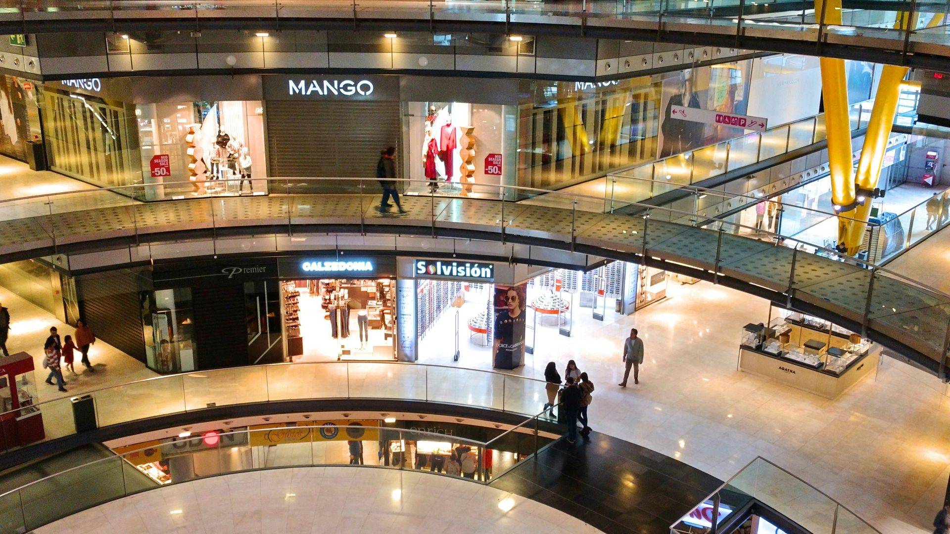 11. La culture des centres commerciaux était à son apogée