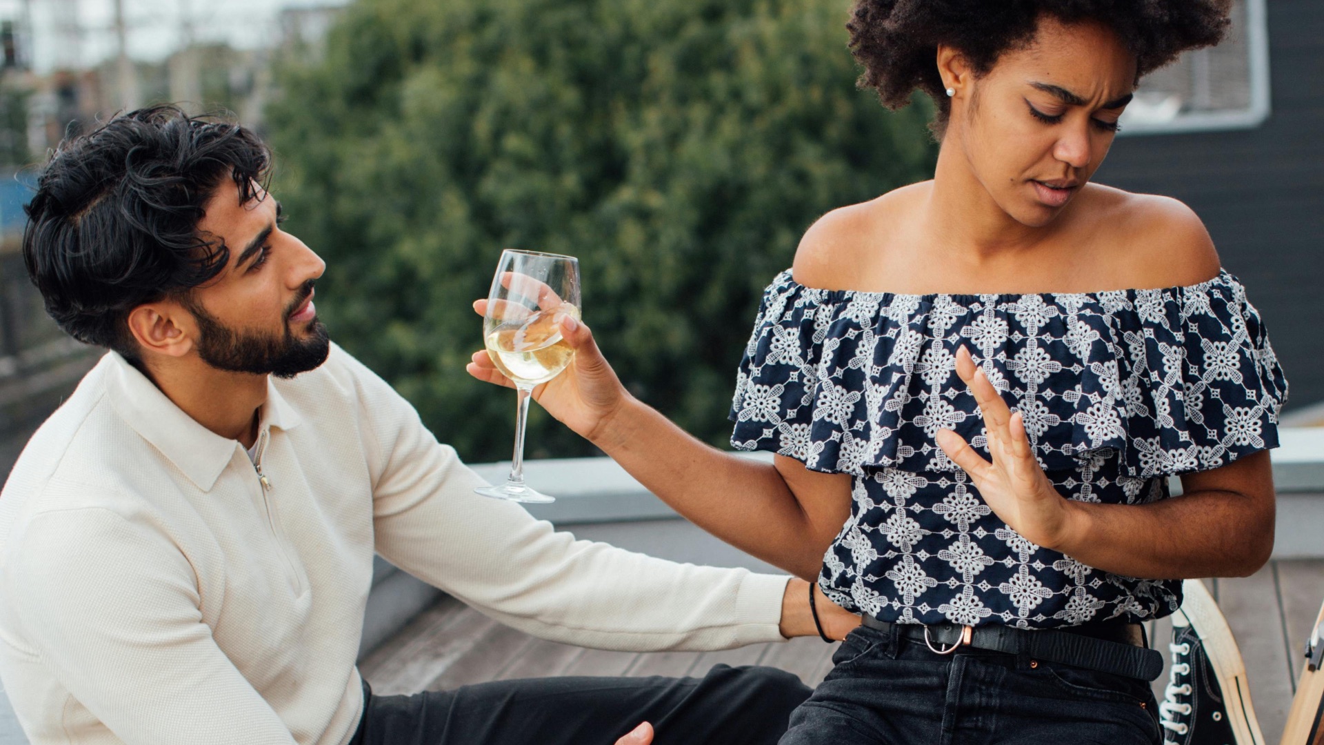 10 choses que les hommes ne devraient jamais faire lors d’un premier rendez-vous et 10 choses qu’ils devraient toujours faire