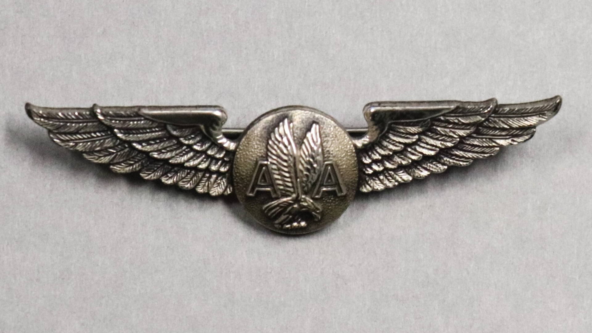 10. Insigne d'hôtesse de l'air de Karyn Ramsey