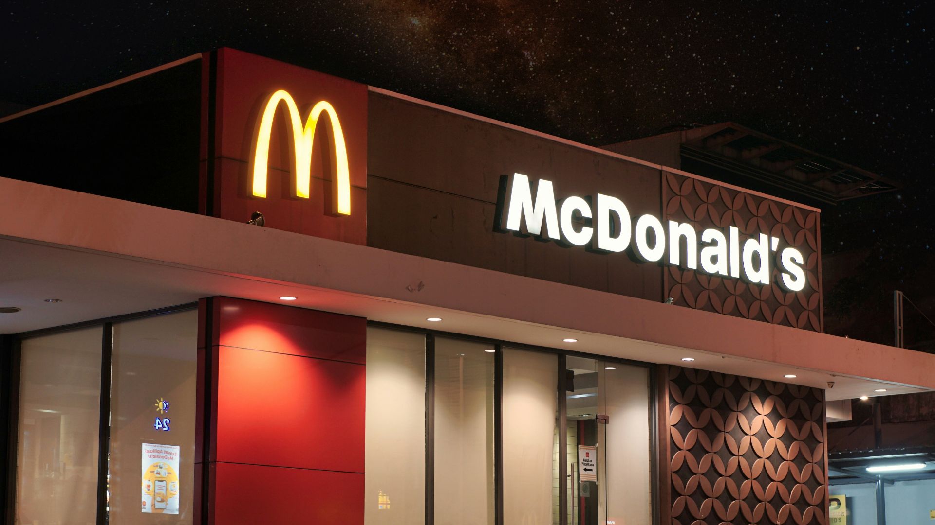 16. Arch Deluxe de McDonald's