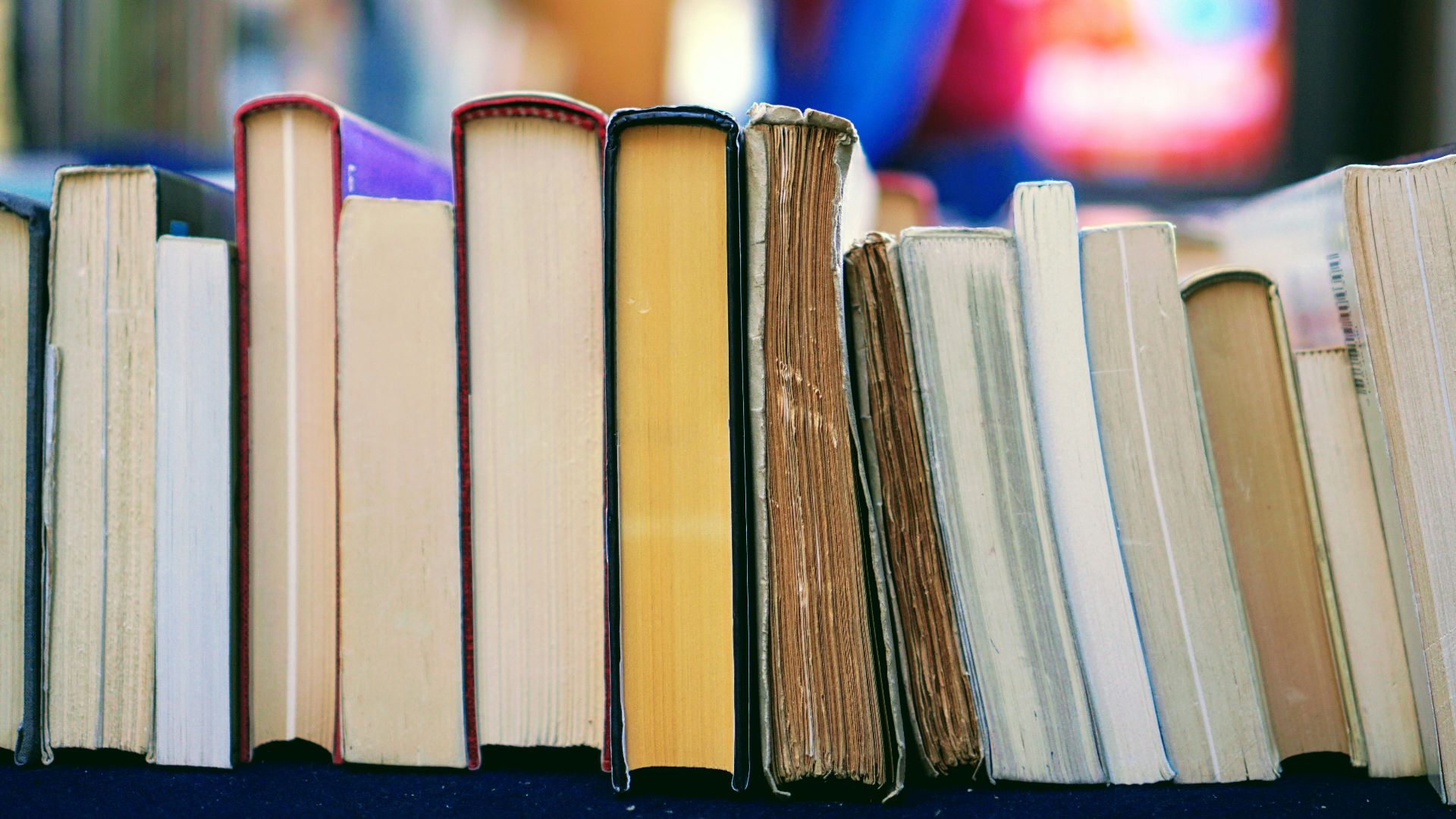 7. Livres anciens et poussière de bibliothèque