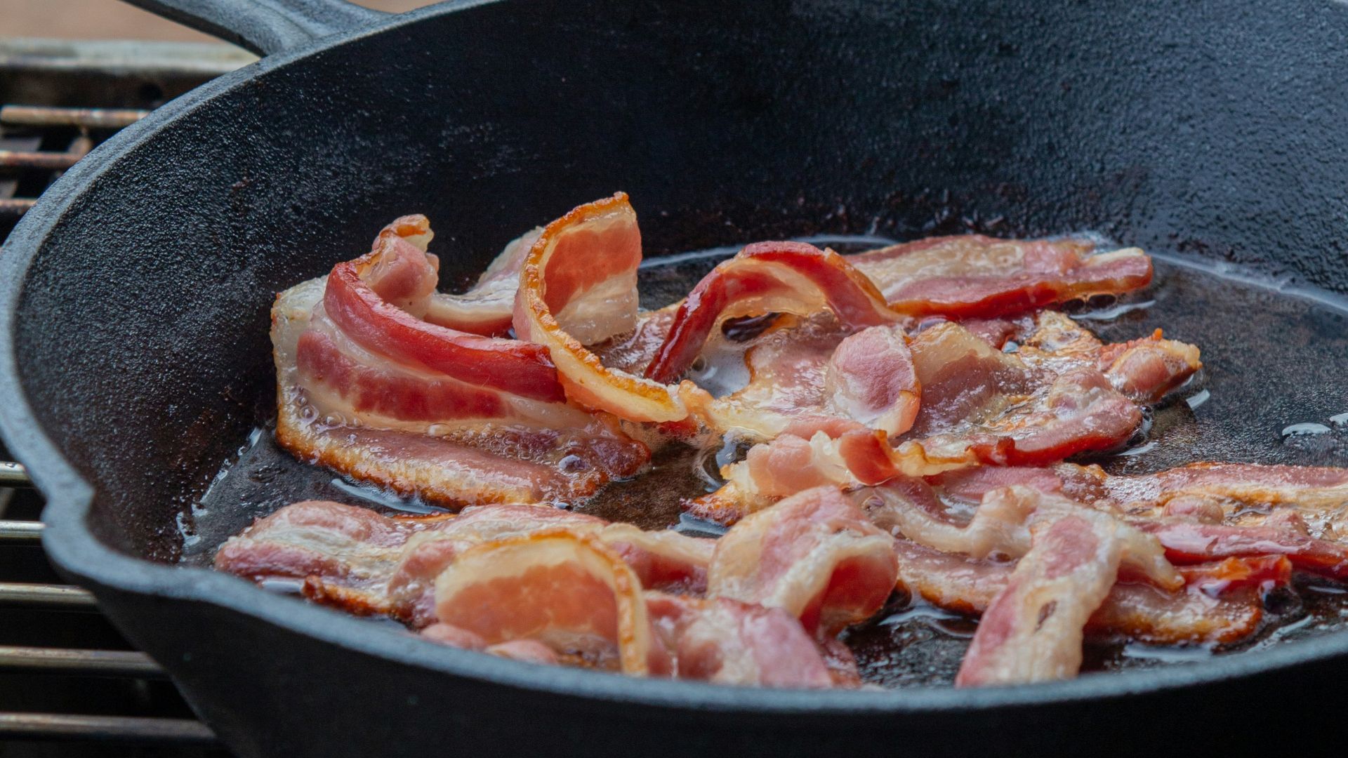 15. Remplacez le bacon par du bacon canadien ou du bacon de dinde.