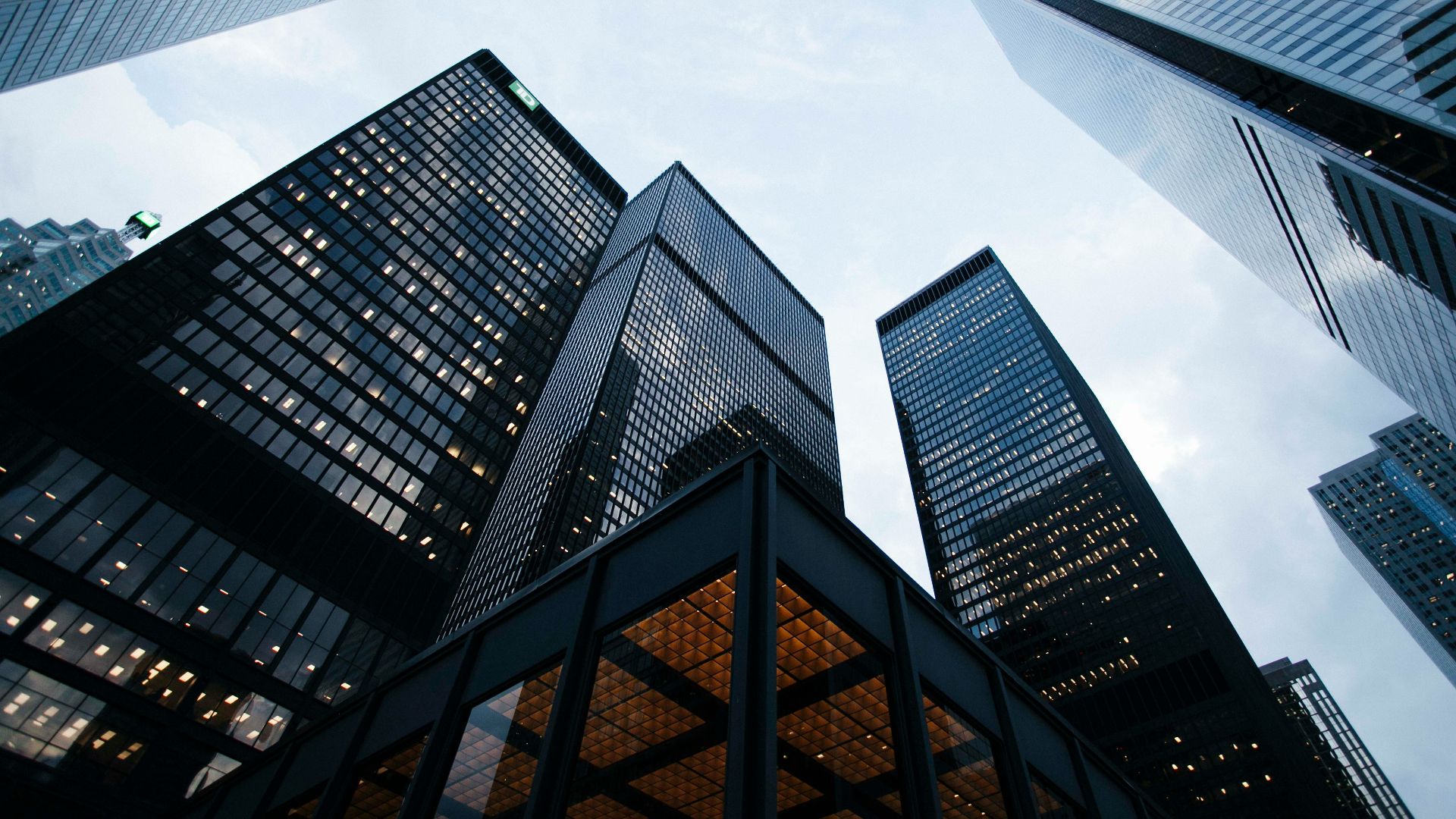 7. Agent immobilier